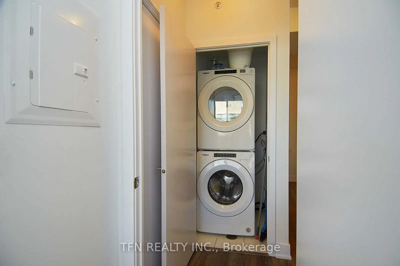 20 Shore Breeze Drive, #3406