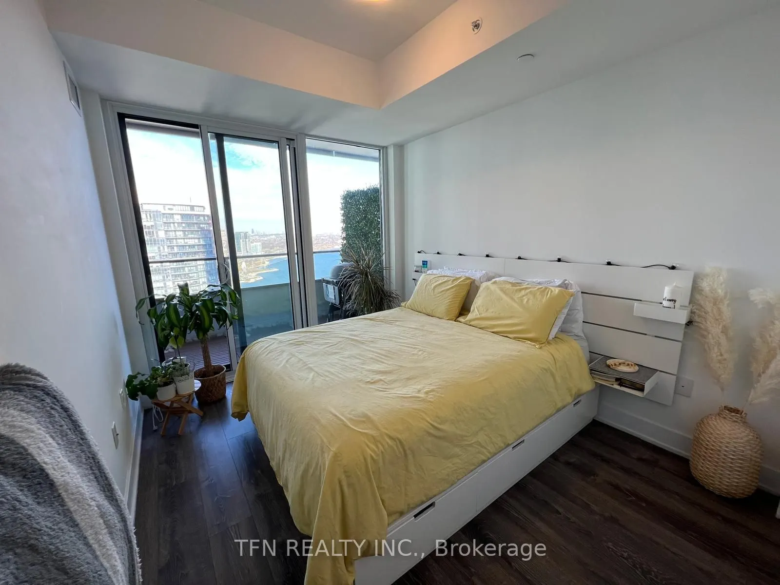 20 Shore Breeze Drive, #3406