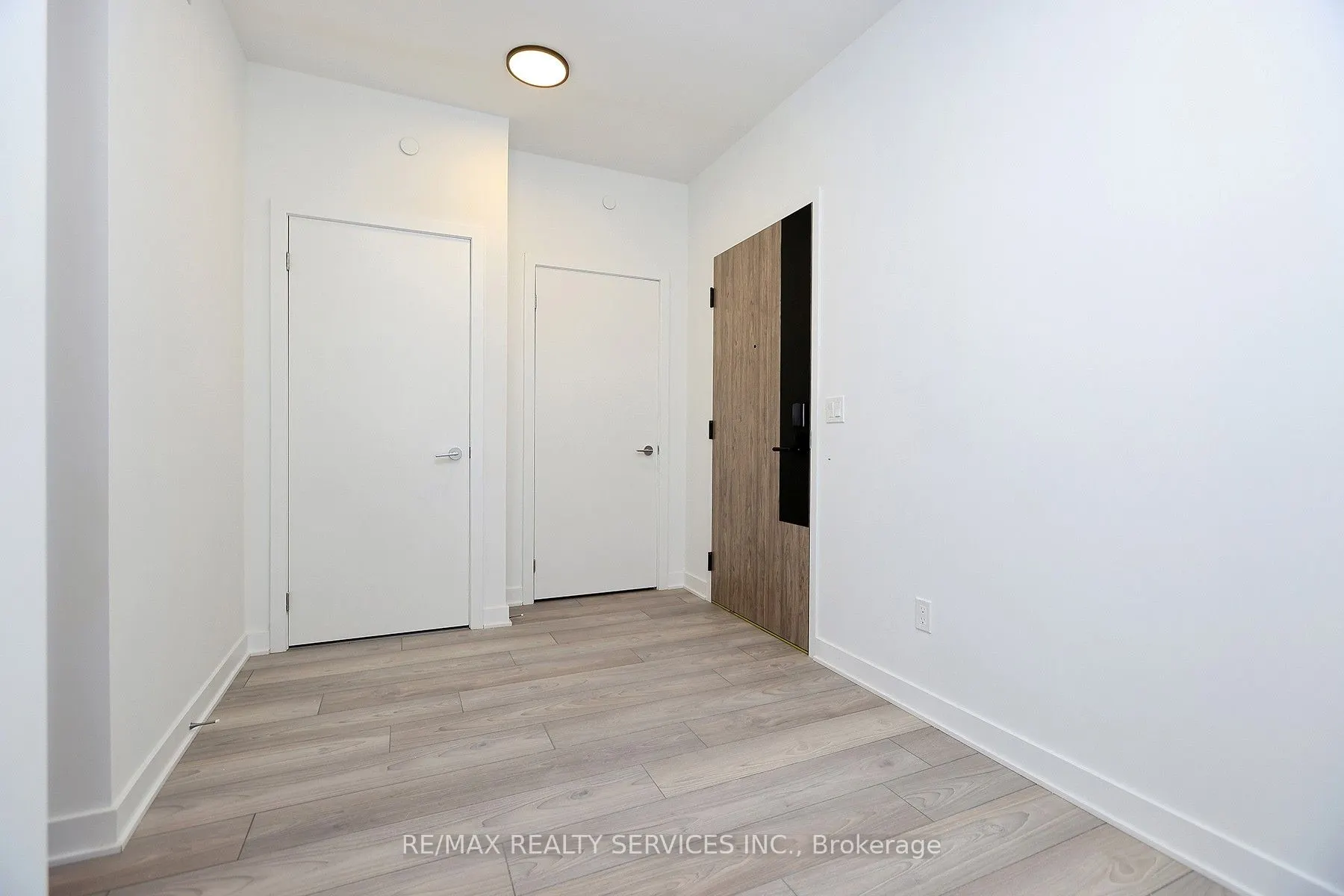 1007 The Queensway, #305