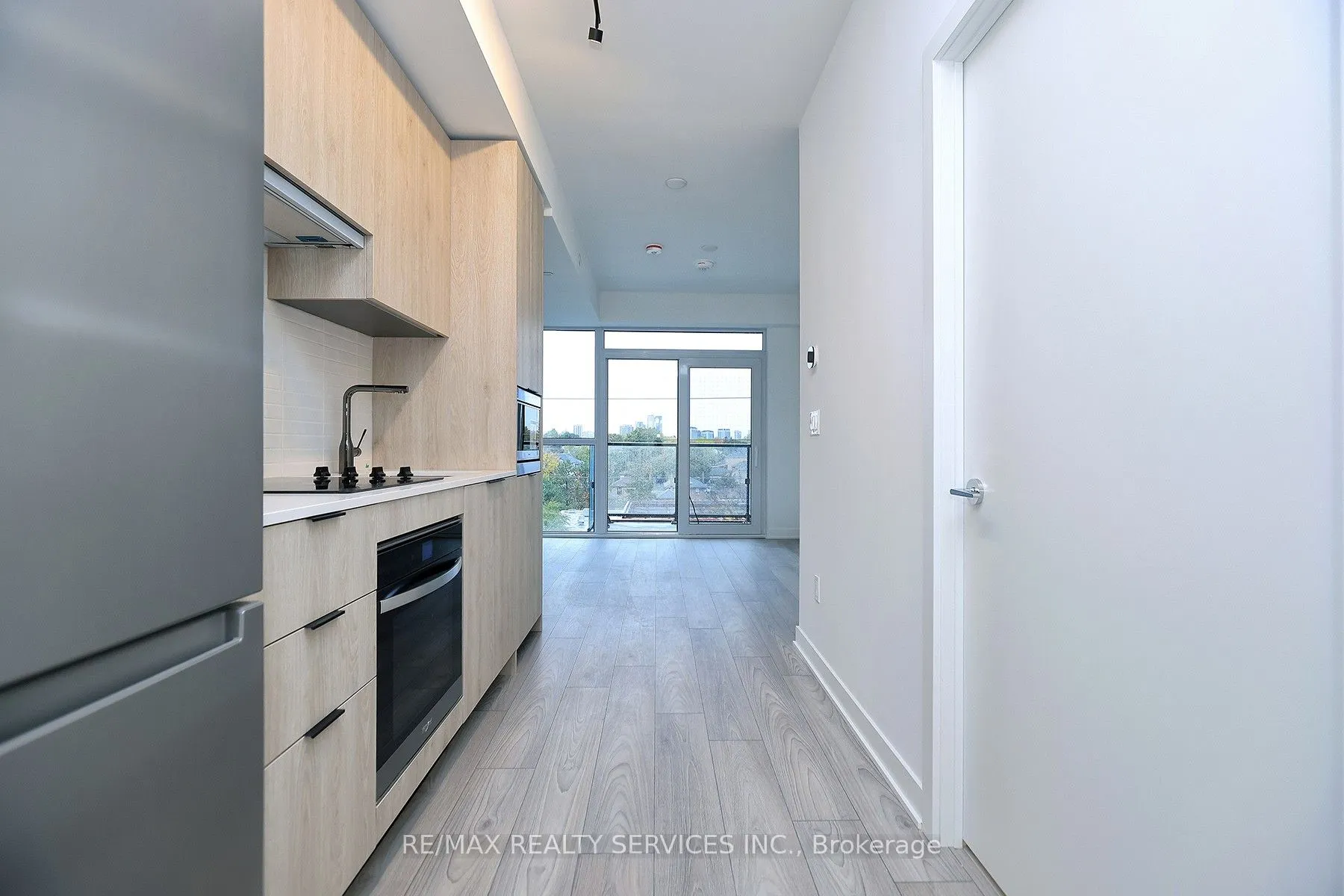 1007 The Queensway, #305