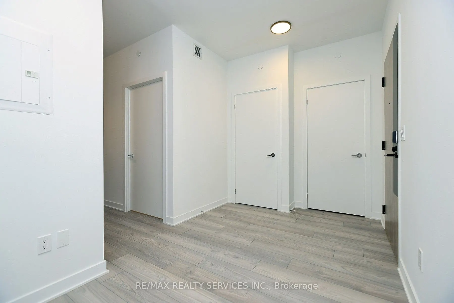 1007 The Queensway, #305