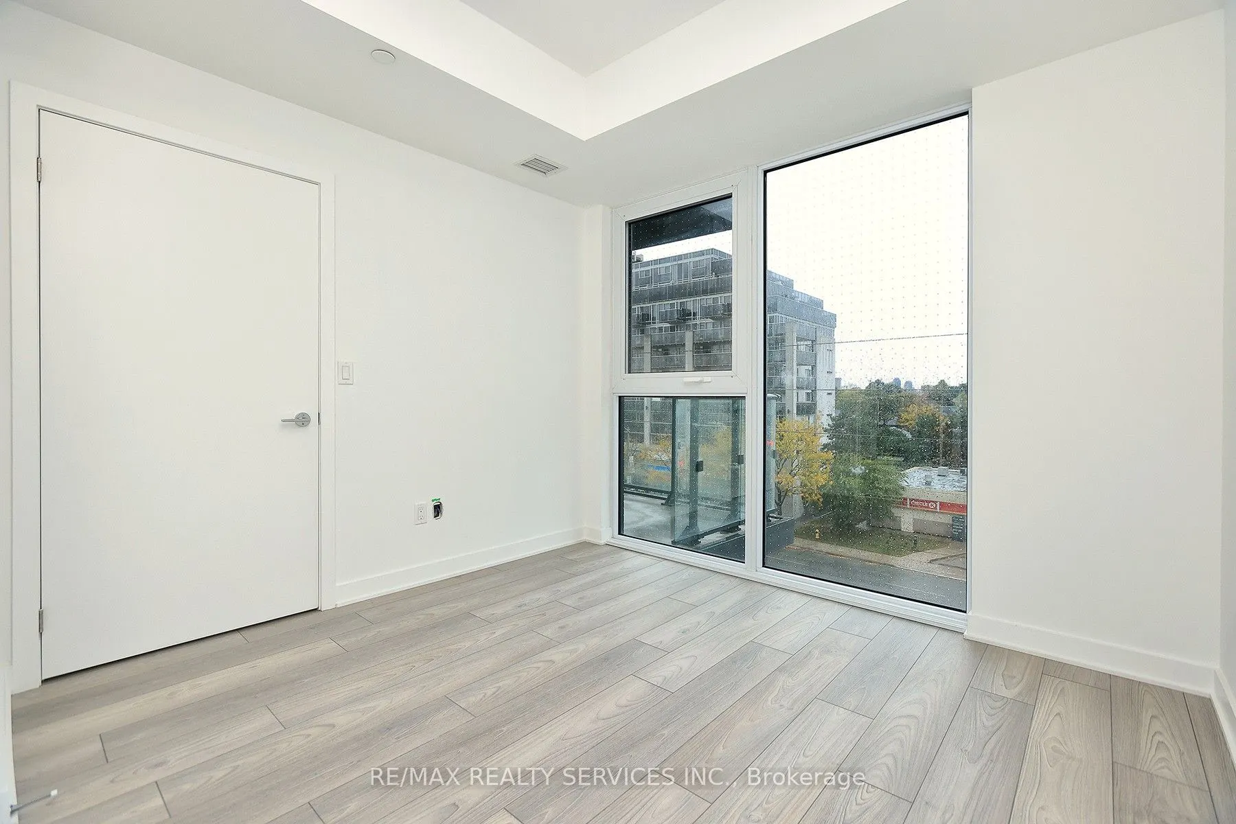 1007 The Queensway, #305