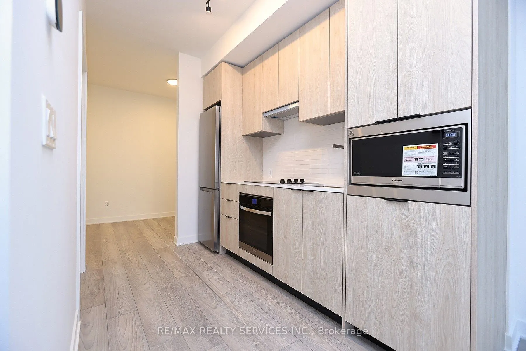 1007 The Queensway, #305