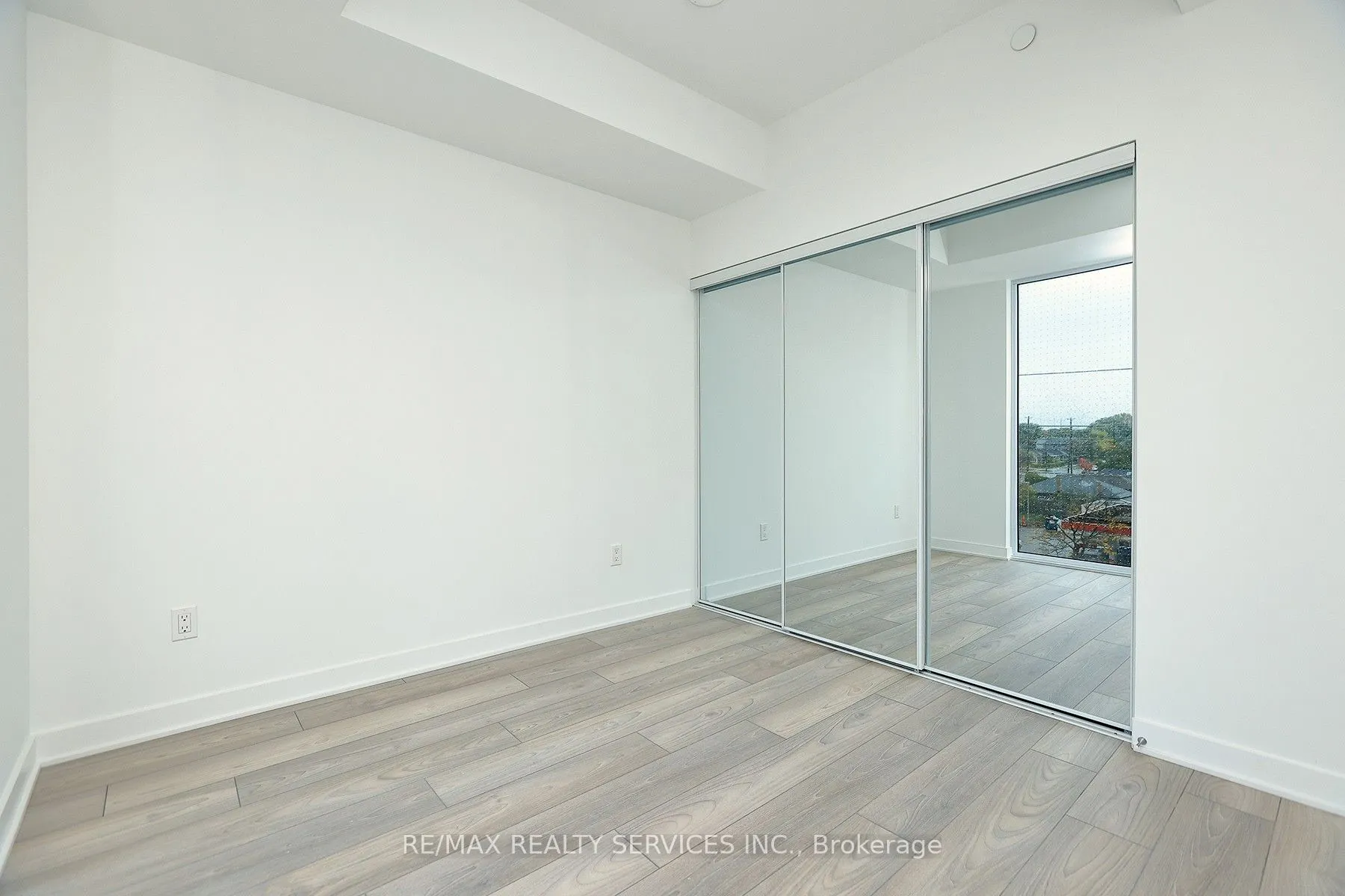 1007 The Queensway, #305