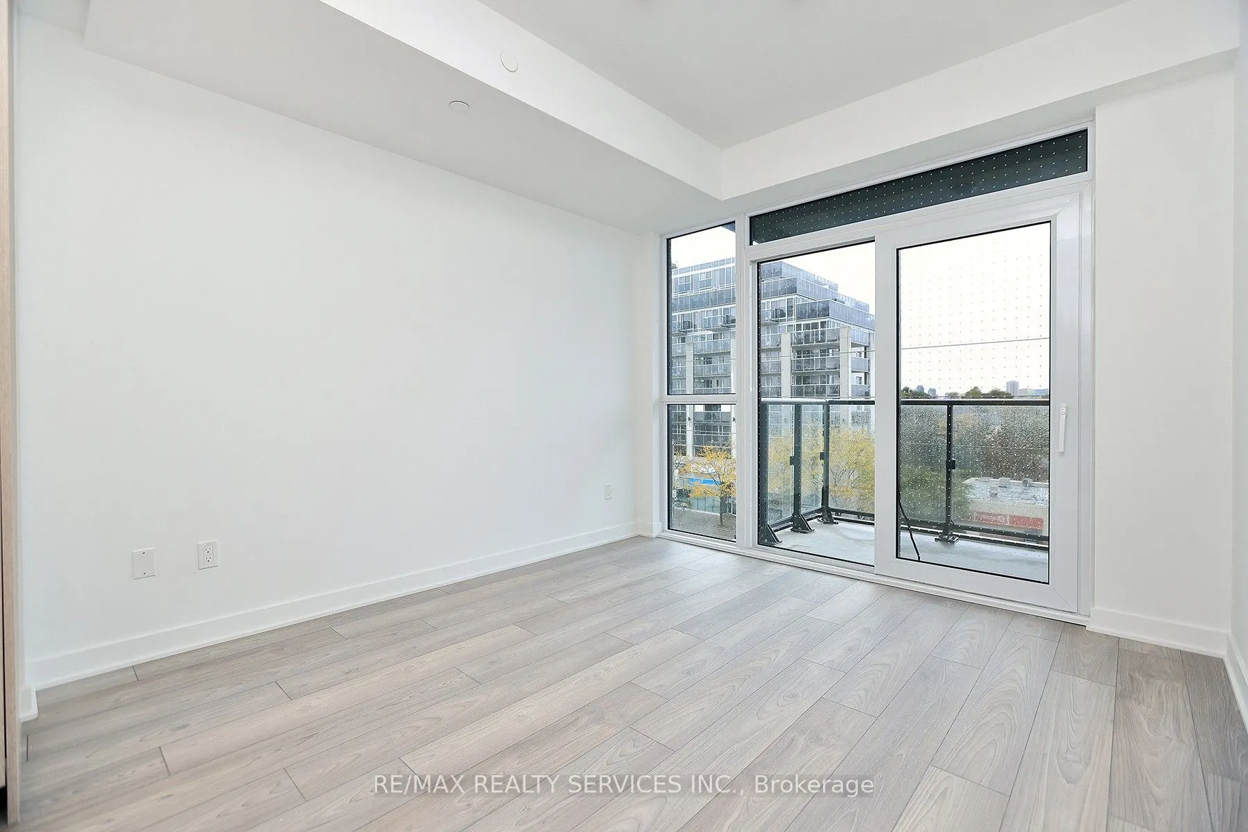 1007 The Queensway, #305