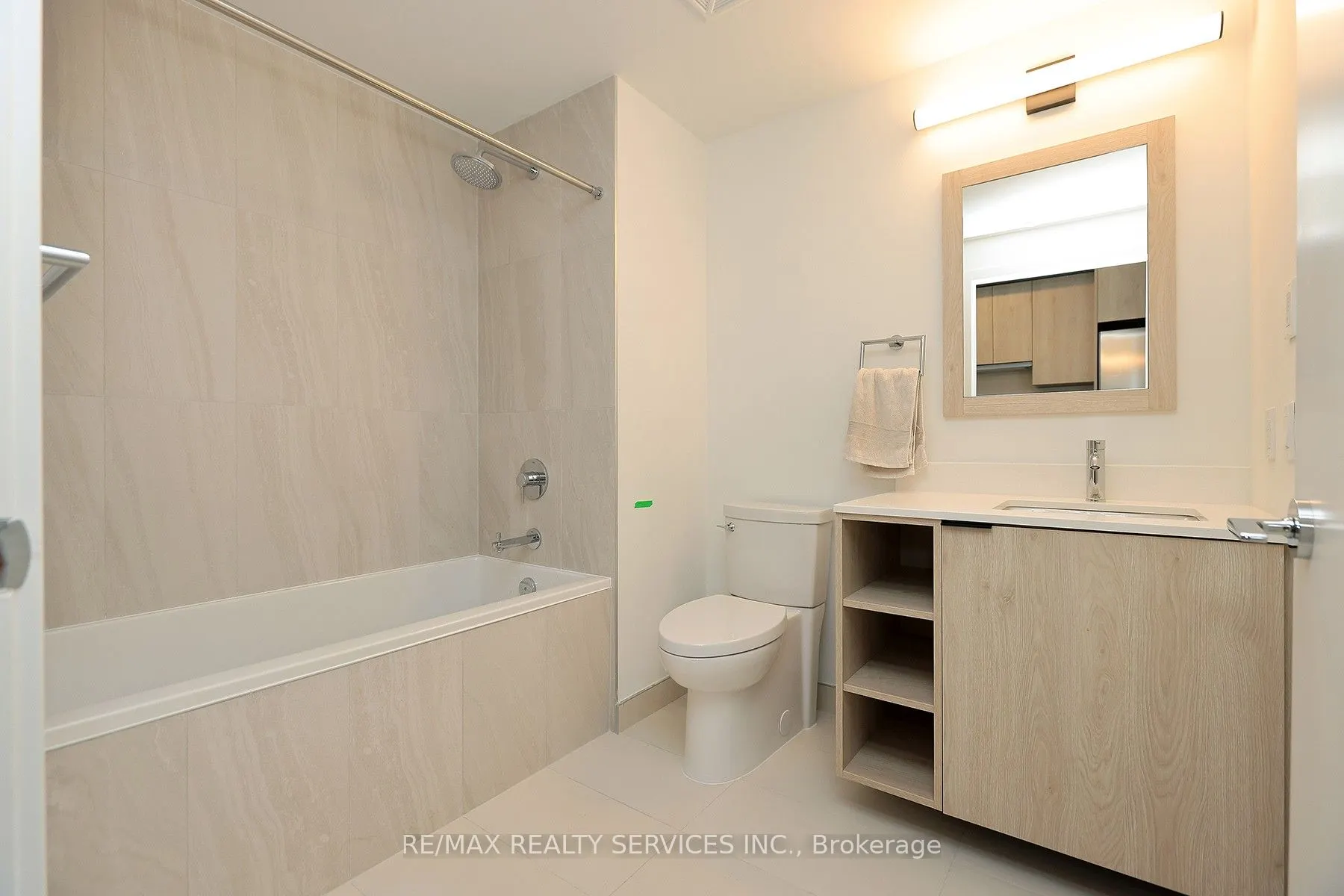 1007 The Queensway, #305