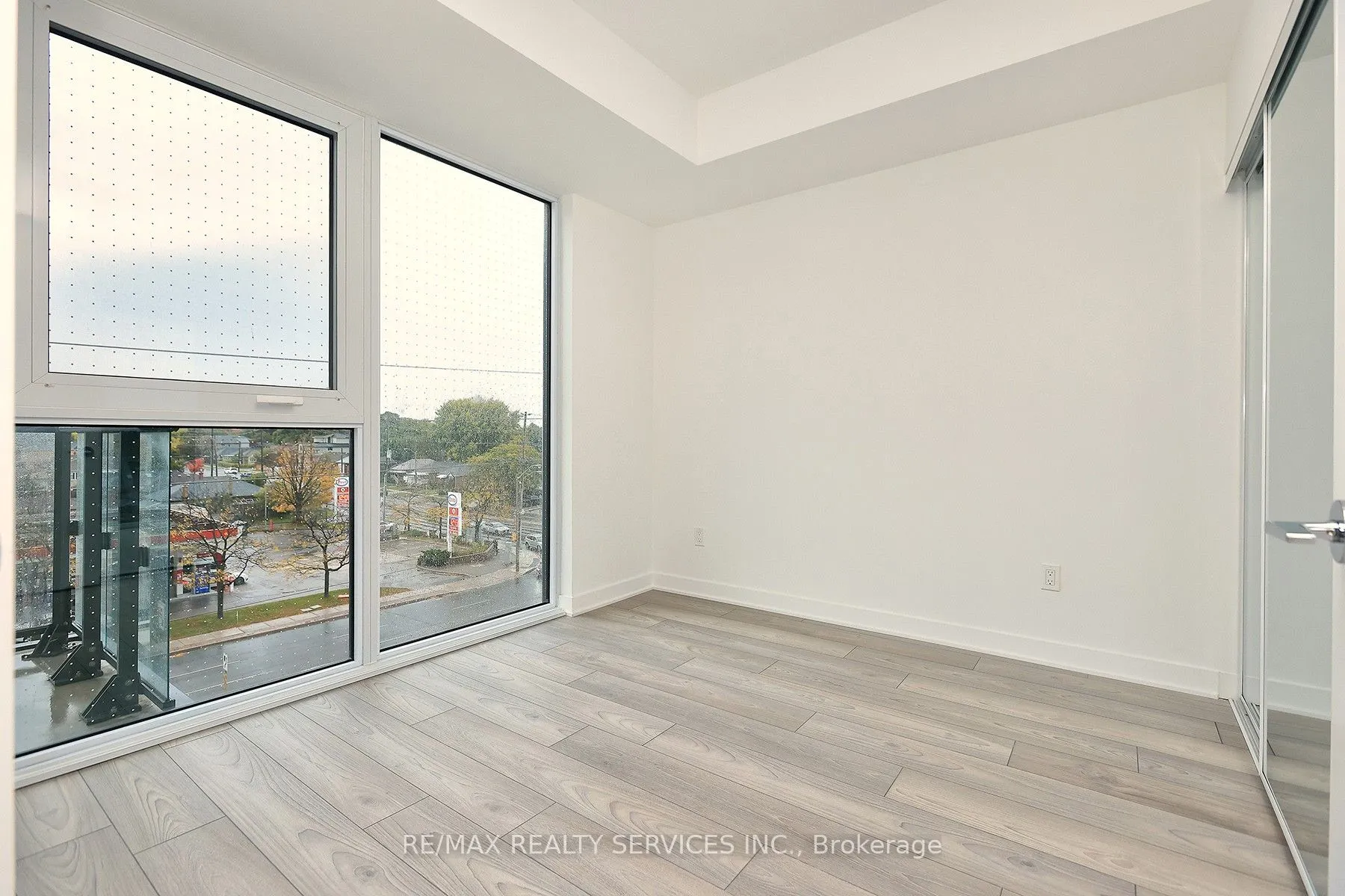 1007 The Queensway, #305