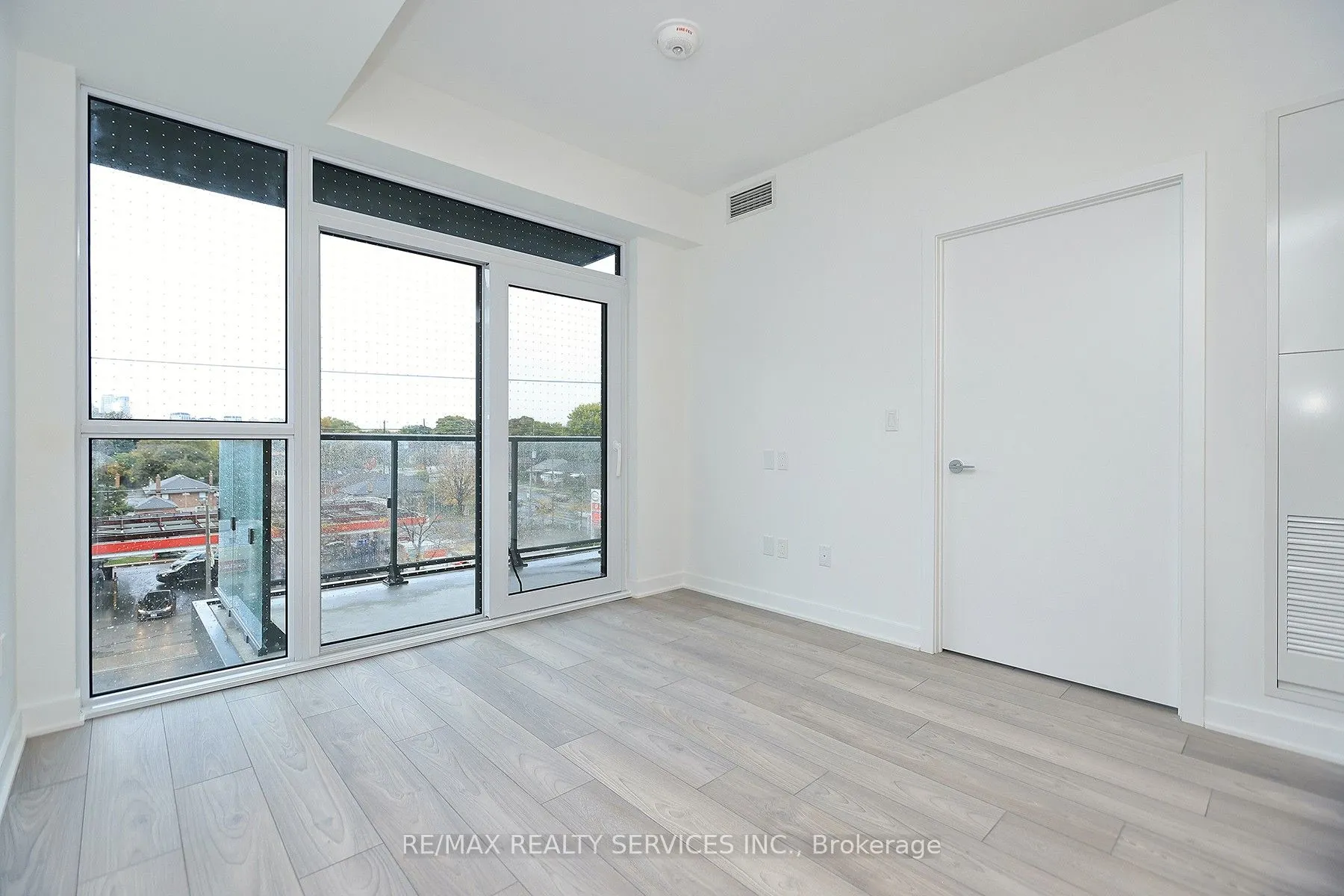 1007 The Queensway, #305