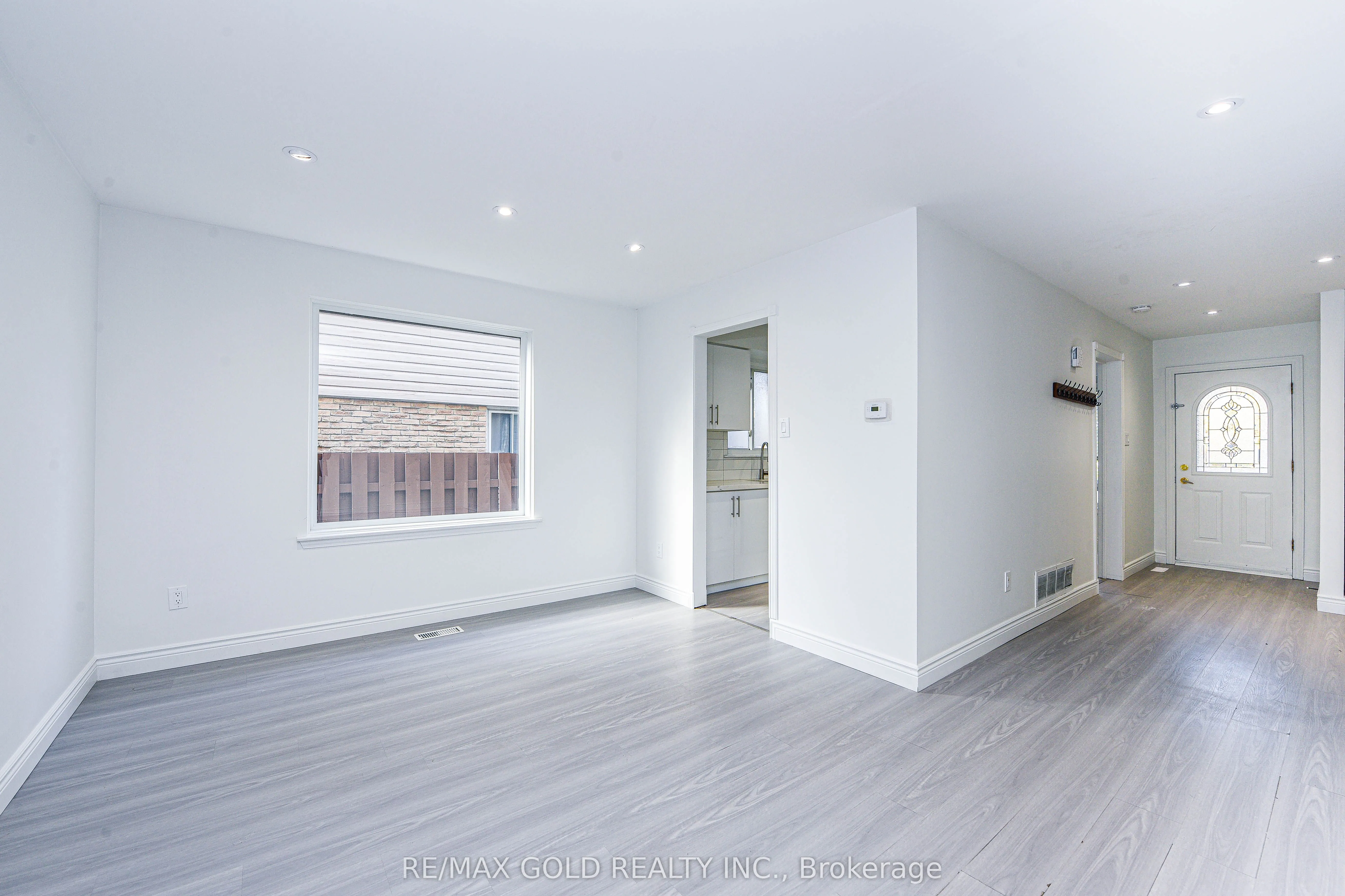 14 Nottawasaga Crescent