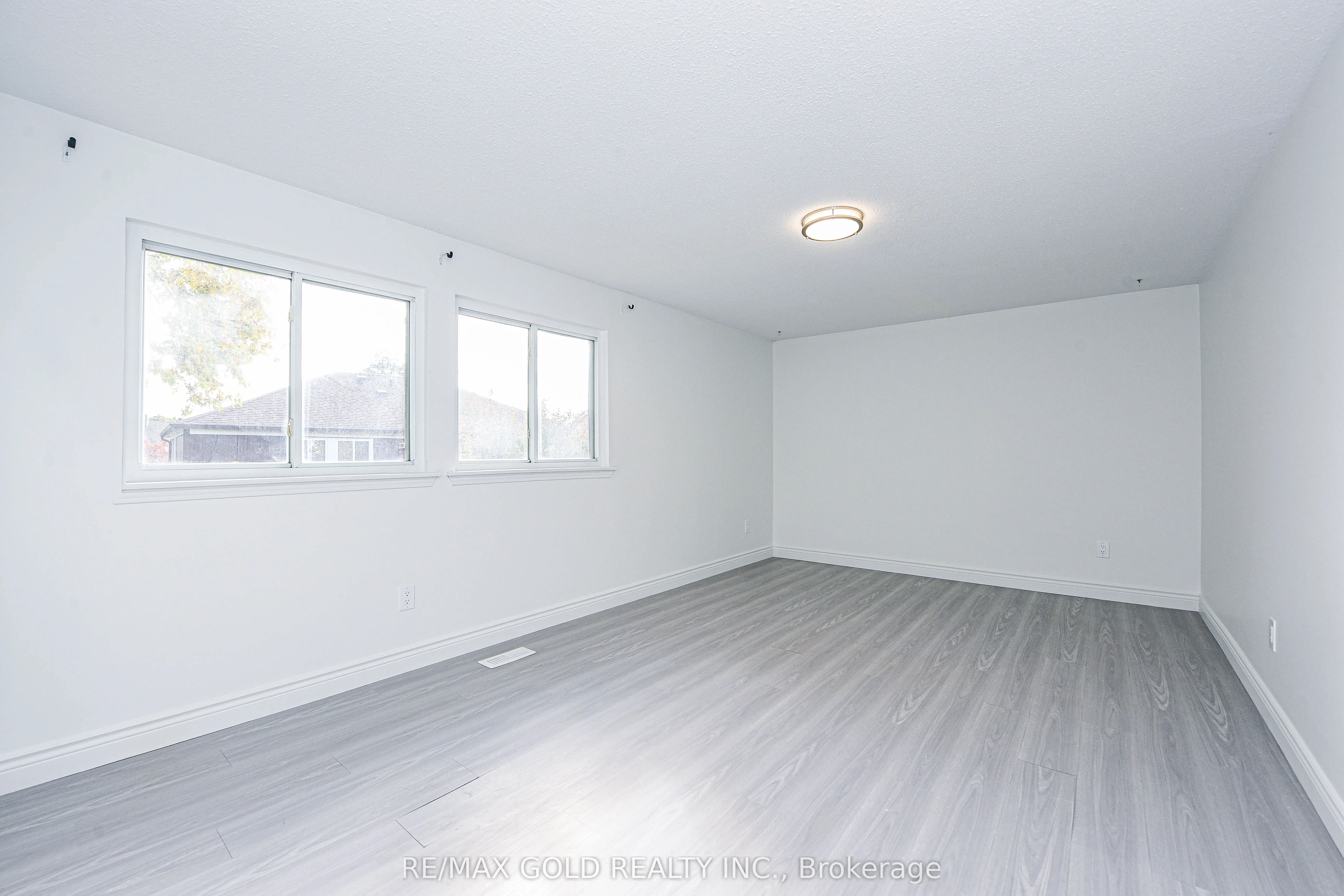 14 Nottawasaga Crescent