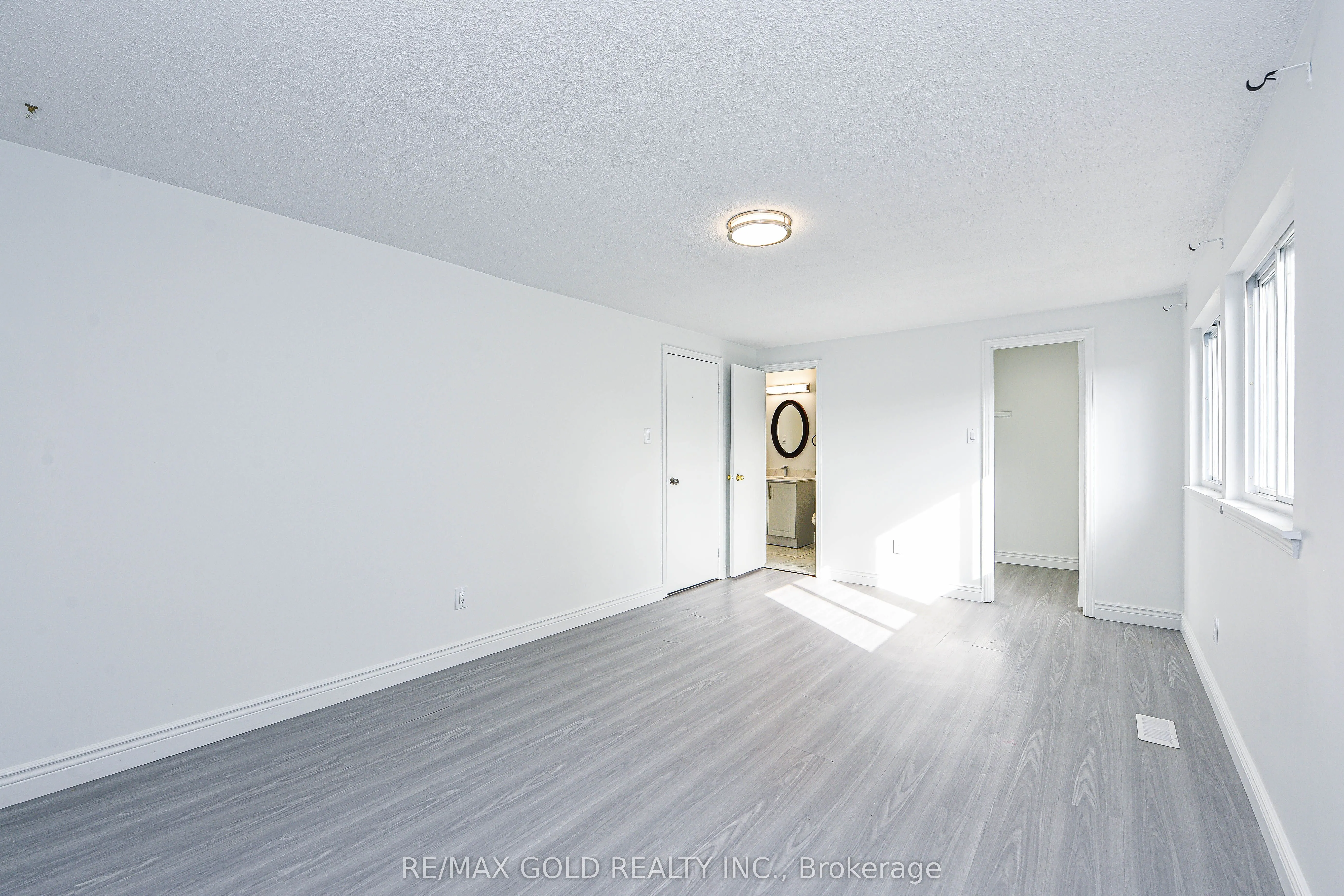 14 Nottawasaga Crescent