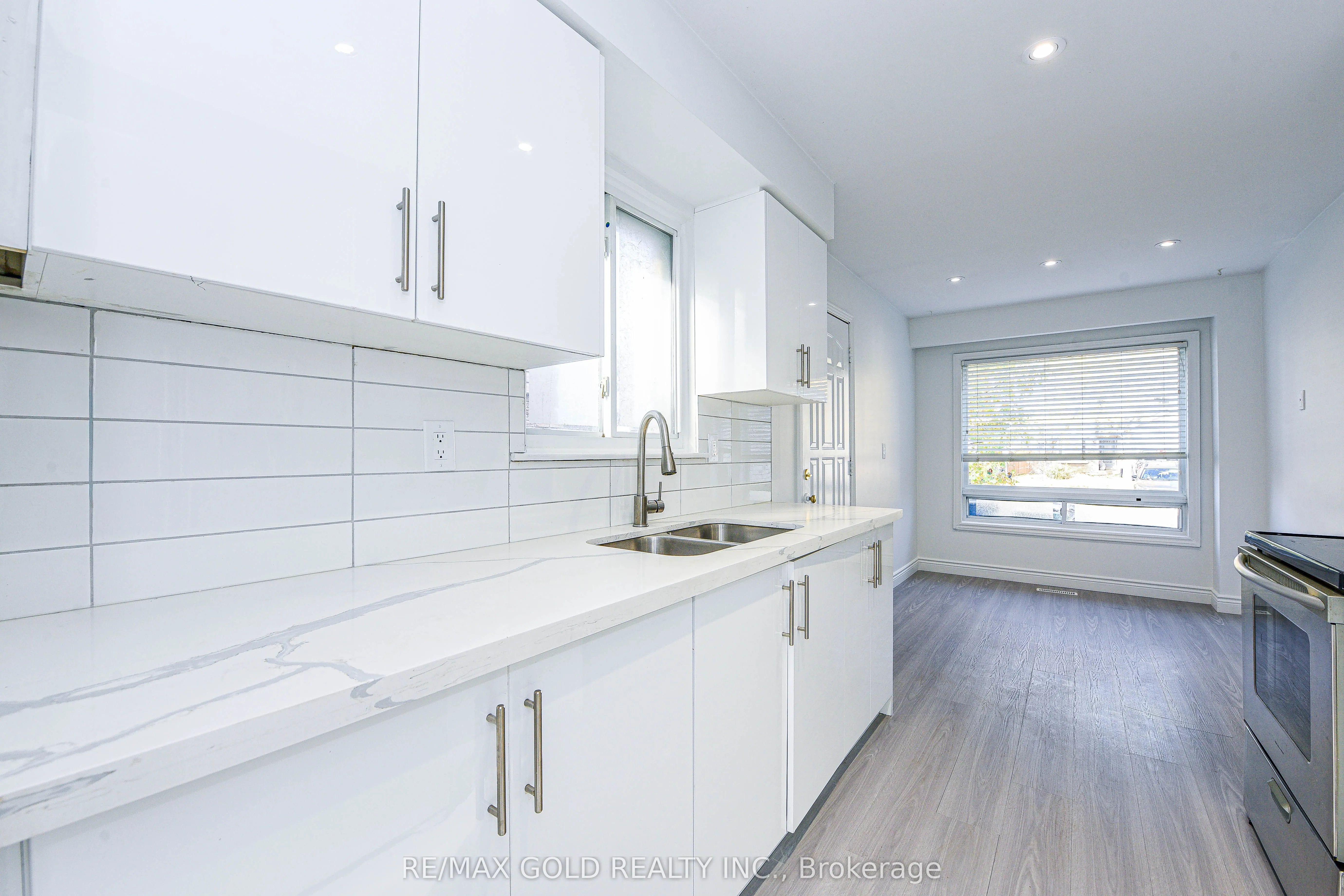 14 Nottawasaga Crescent