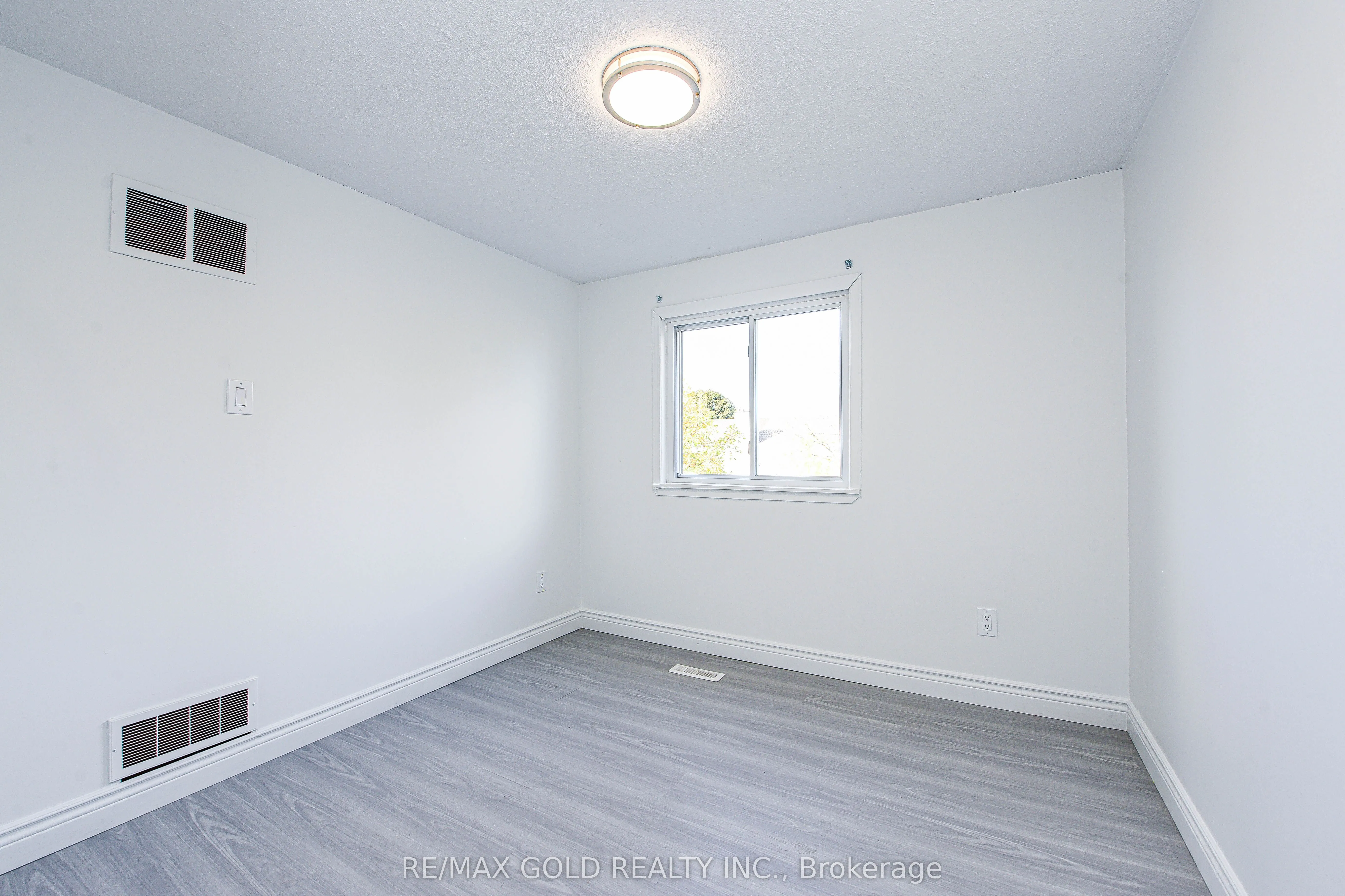 14 Nottawasaga Crescent