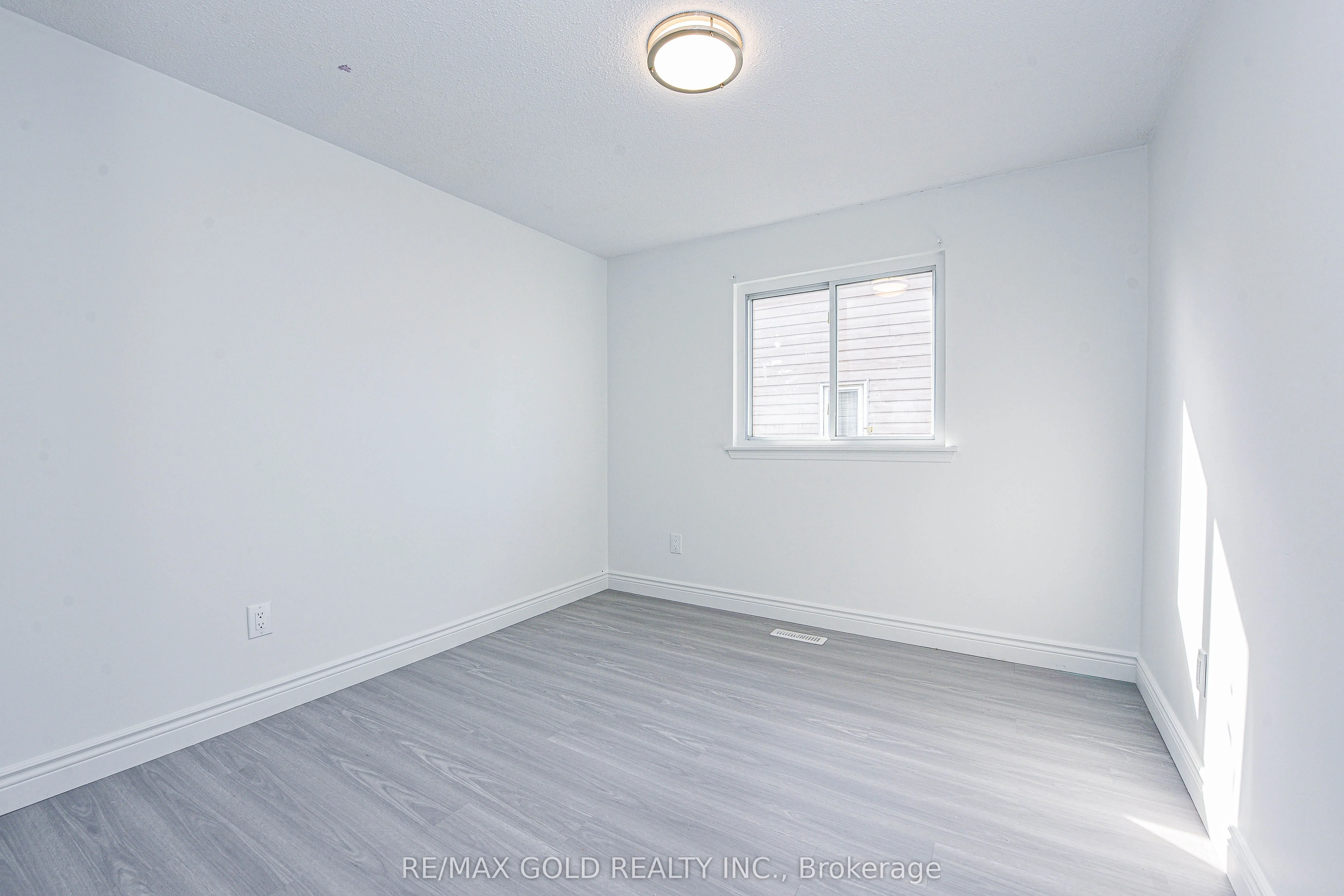 14 Nottawasaga Crescent