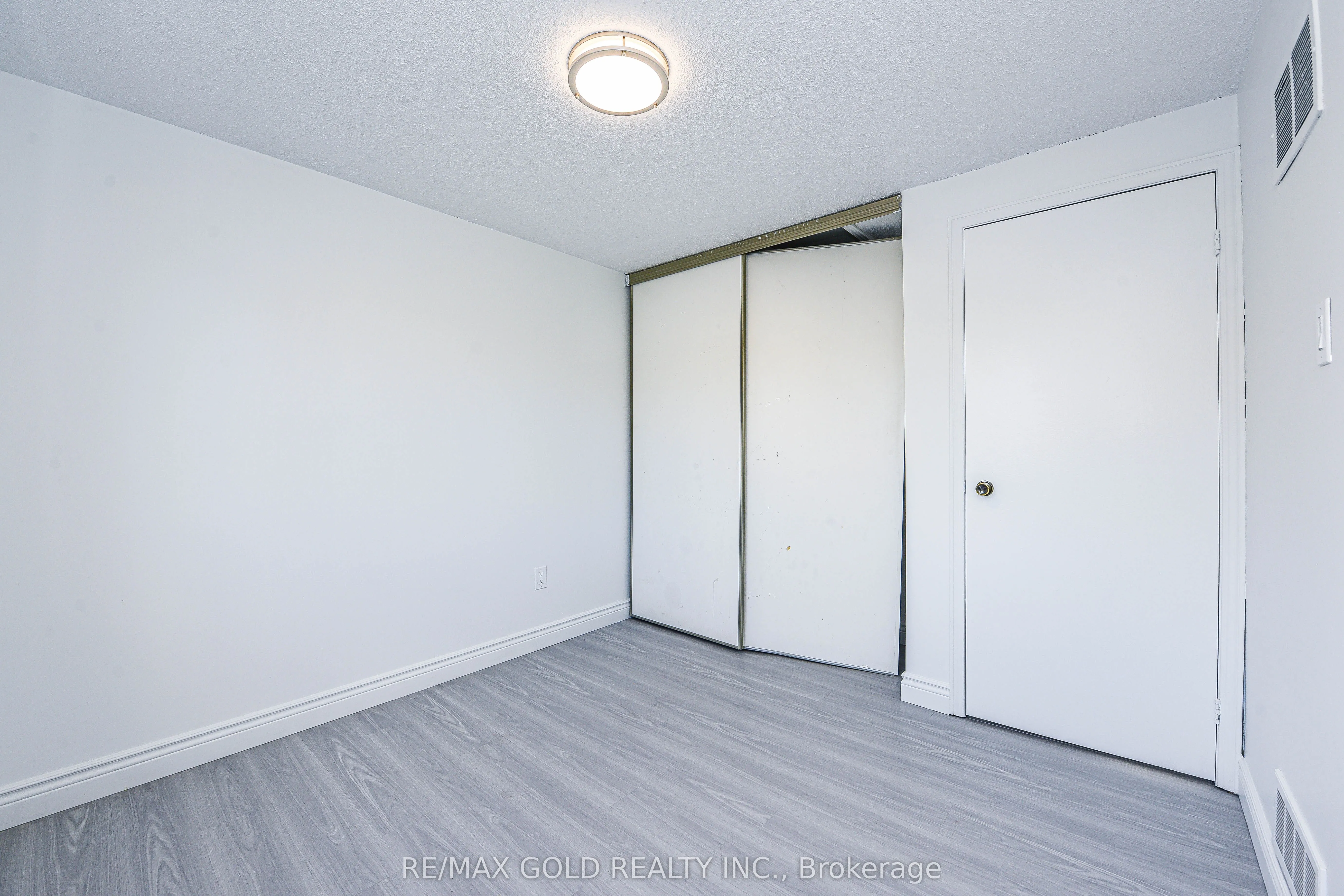 14 Nottawasaga Crescent