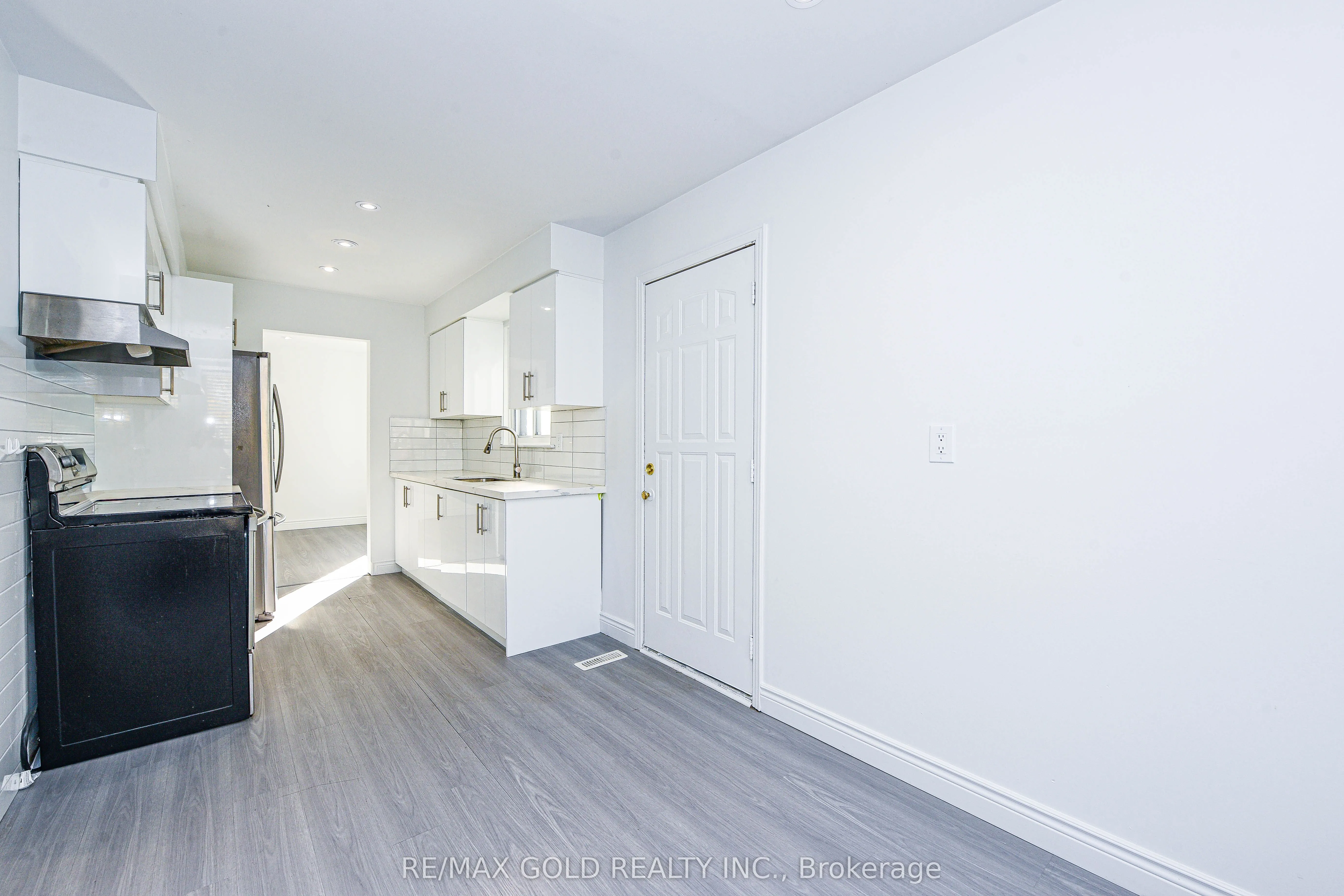 14 Nottawasaga Crescent