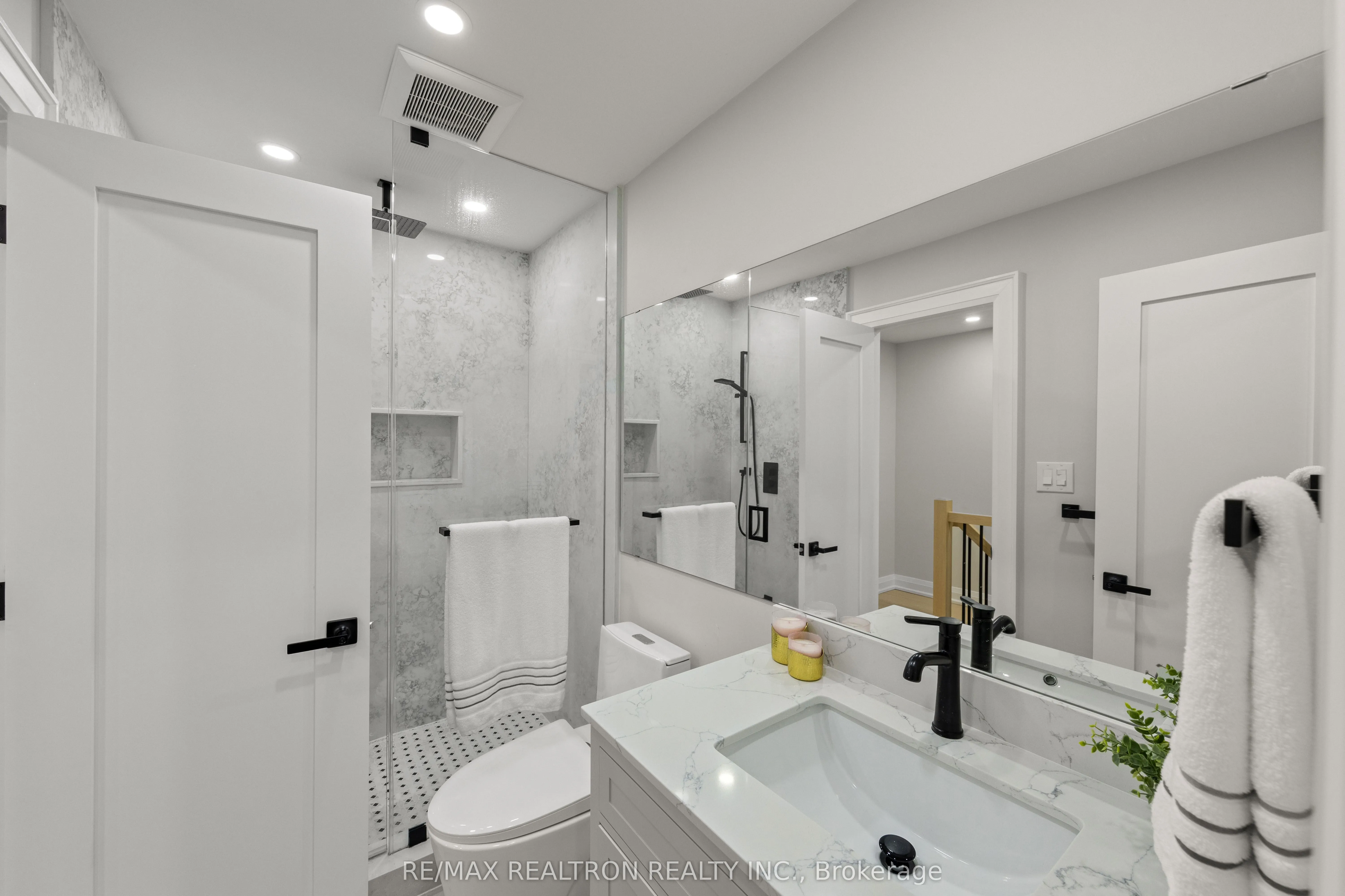 12 Market Garden Mews