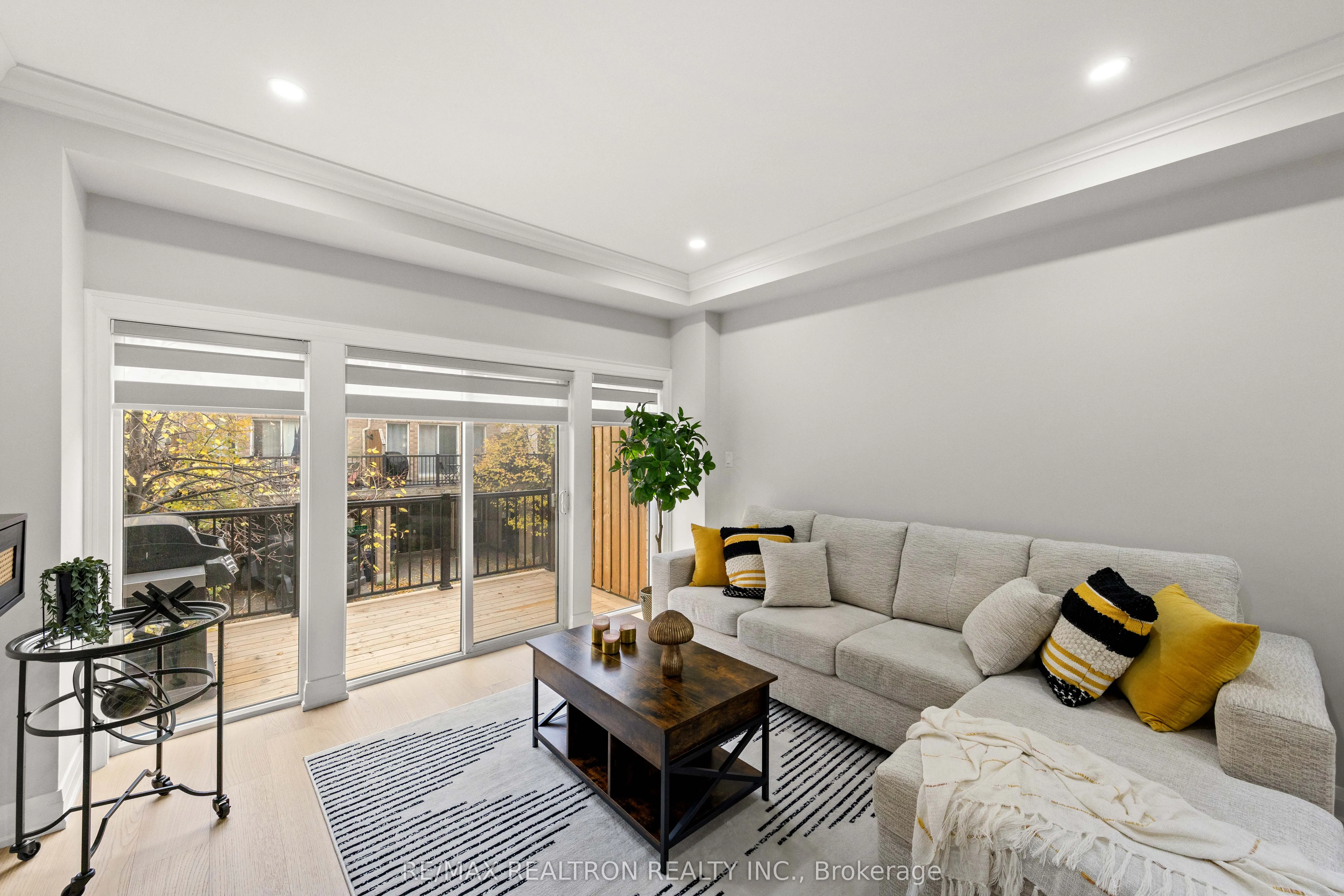 12 Market Garden Mews