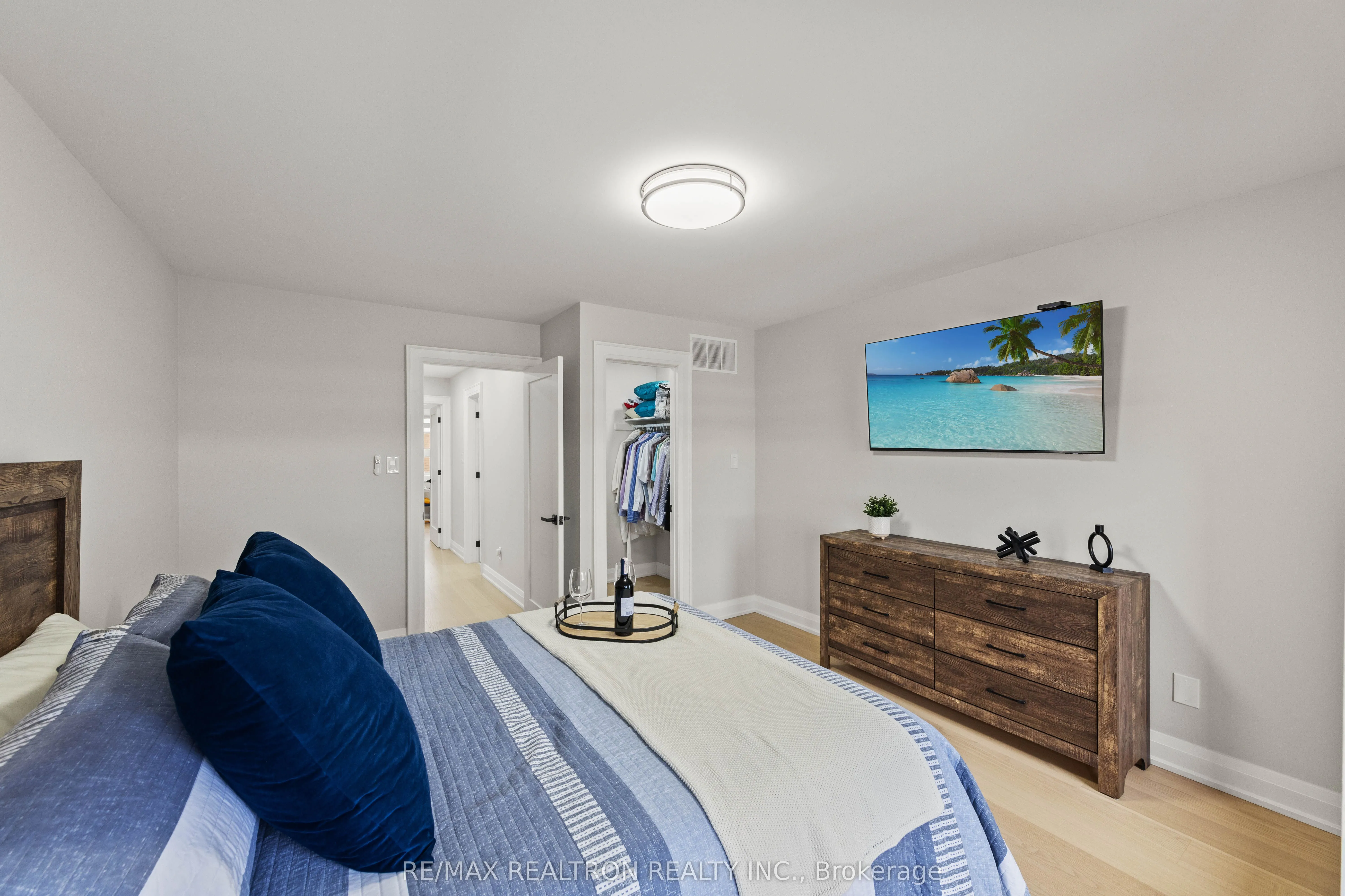 12 Market Garden Mews