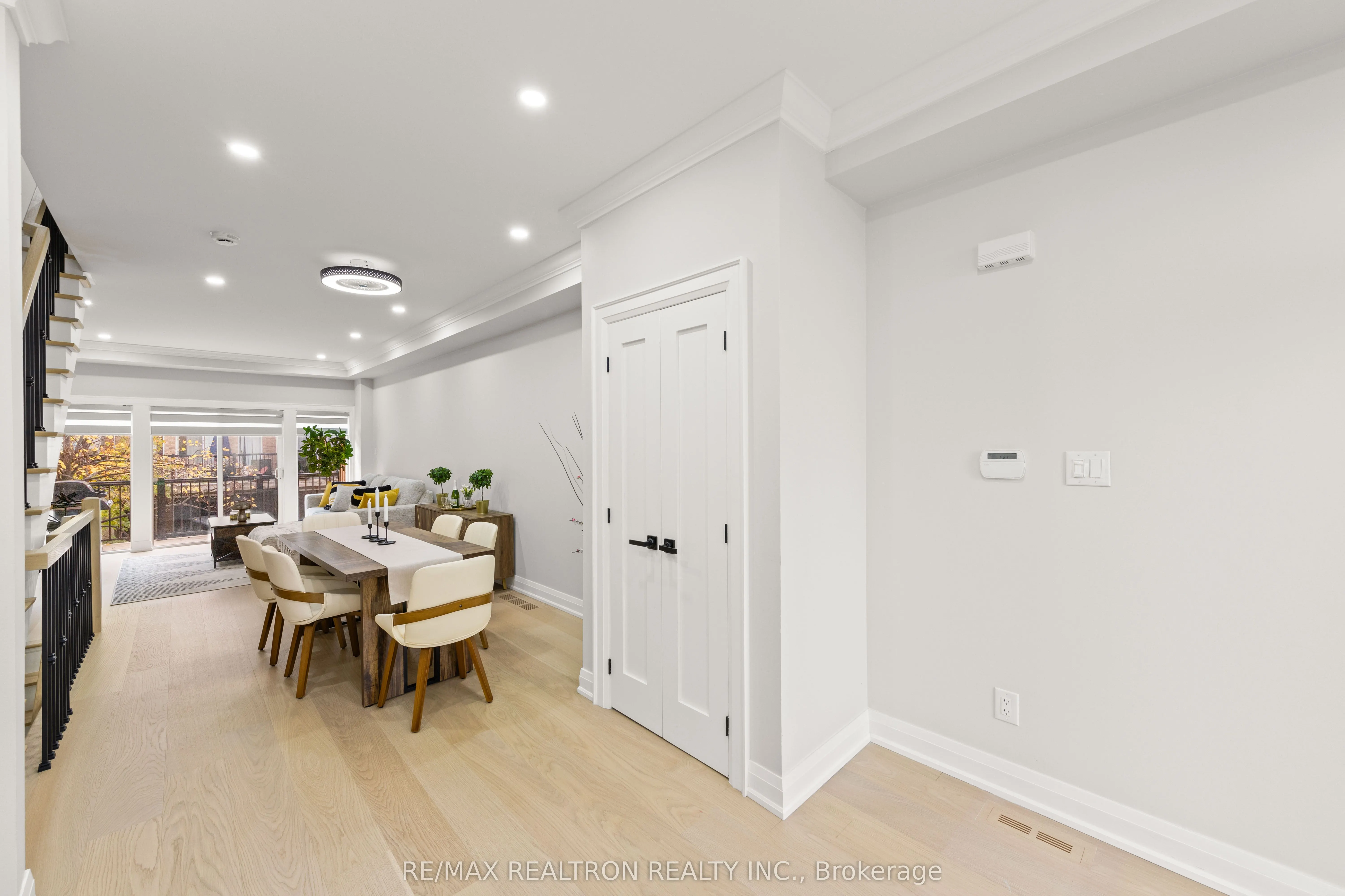 12 Market Garden Mews