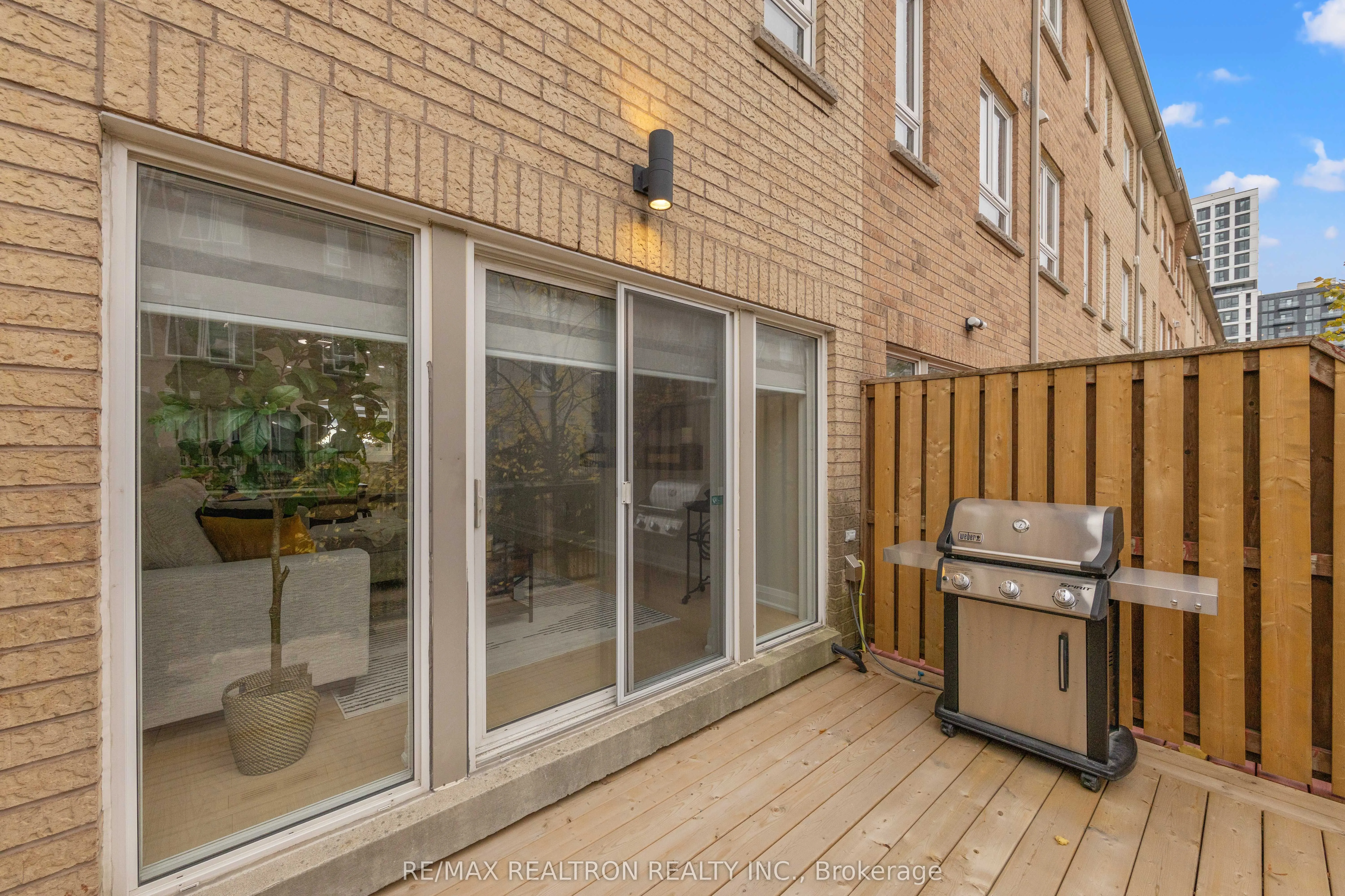 12 Market Garden Mews