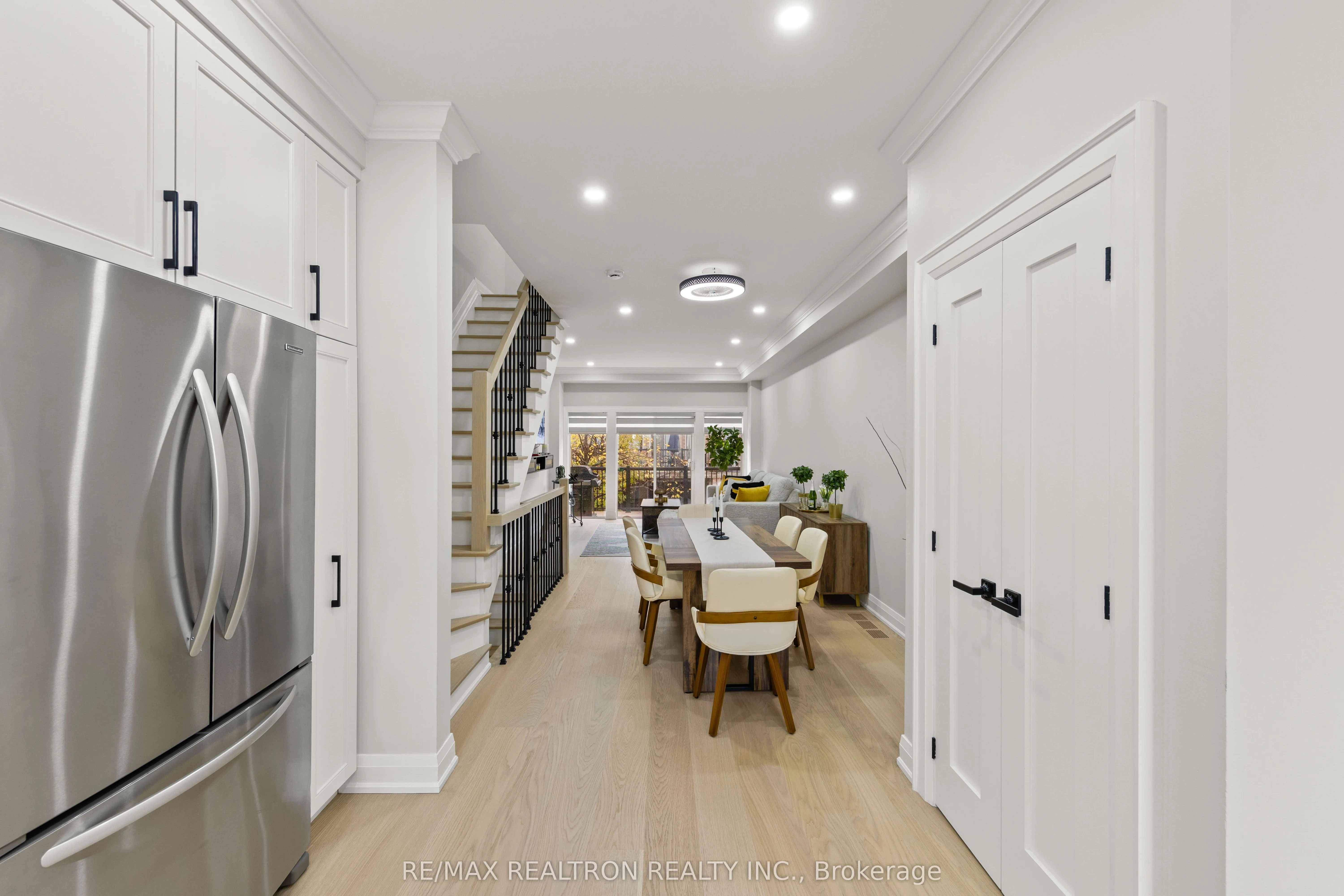 12 Market Garden Mews