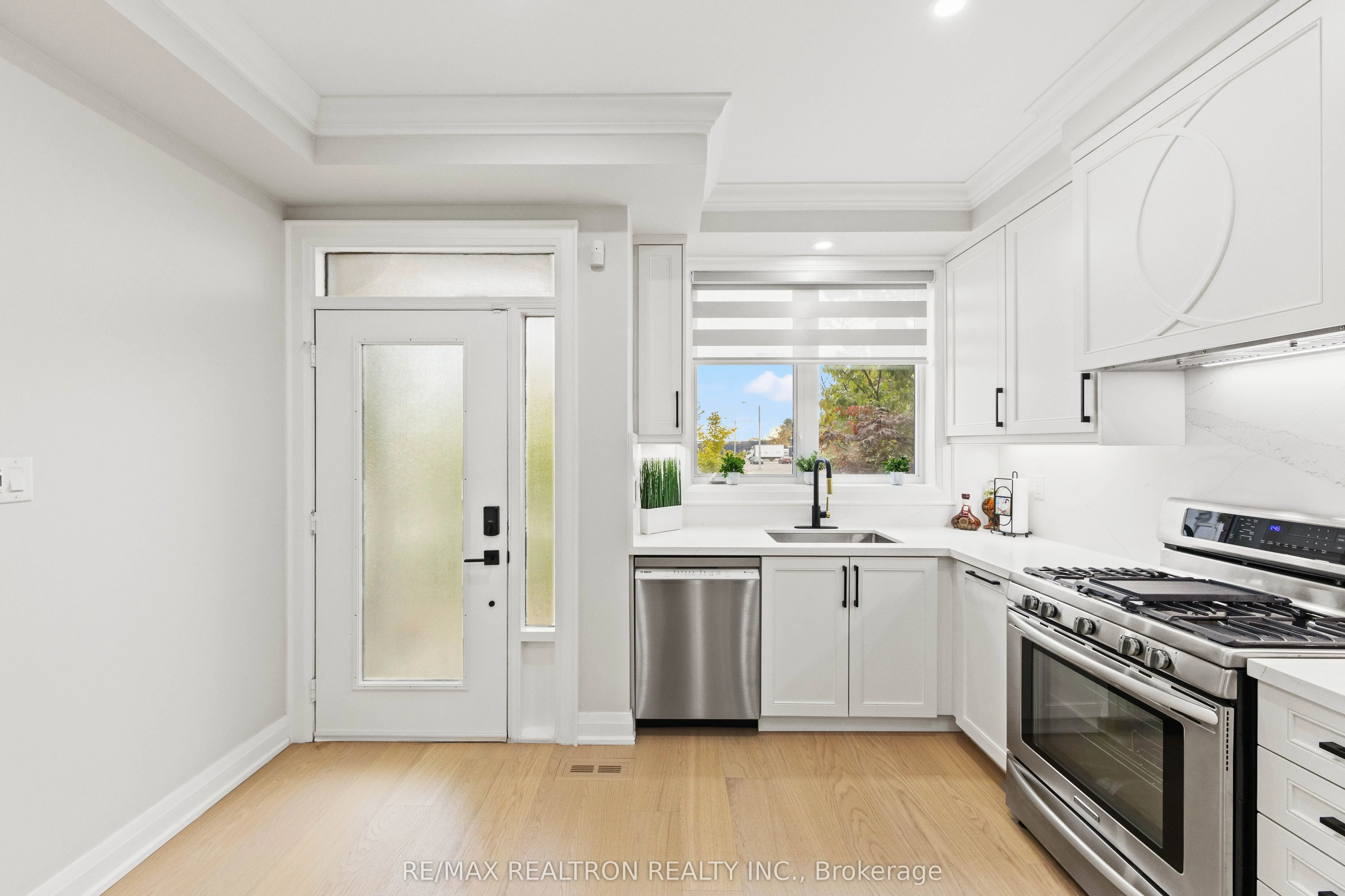 12 Market Garden Mews