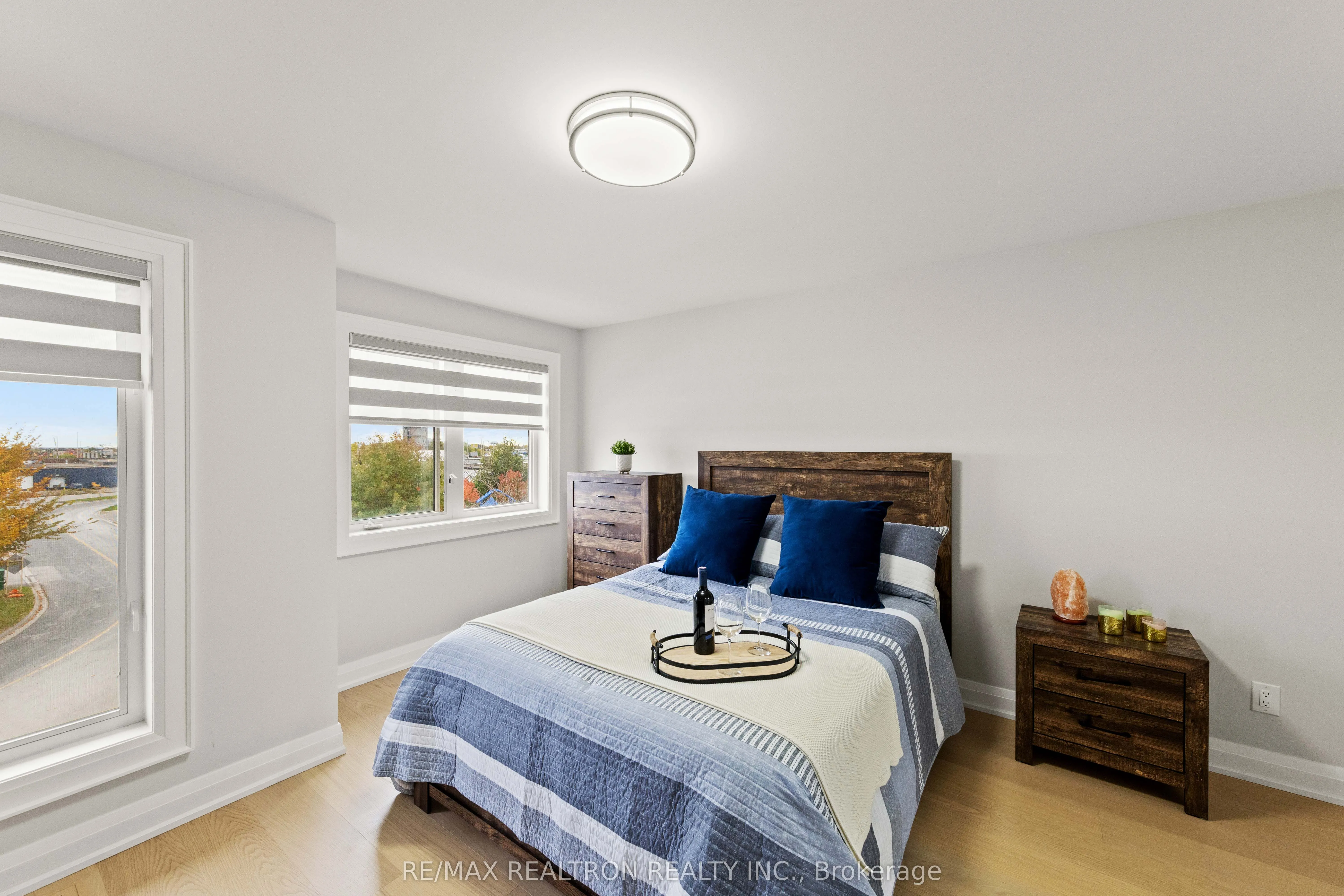 12 Market Garden Mews