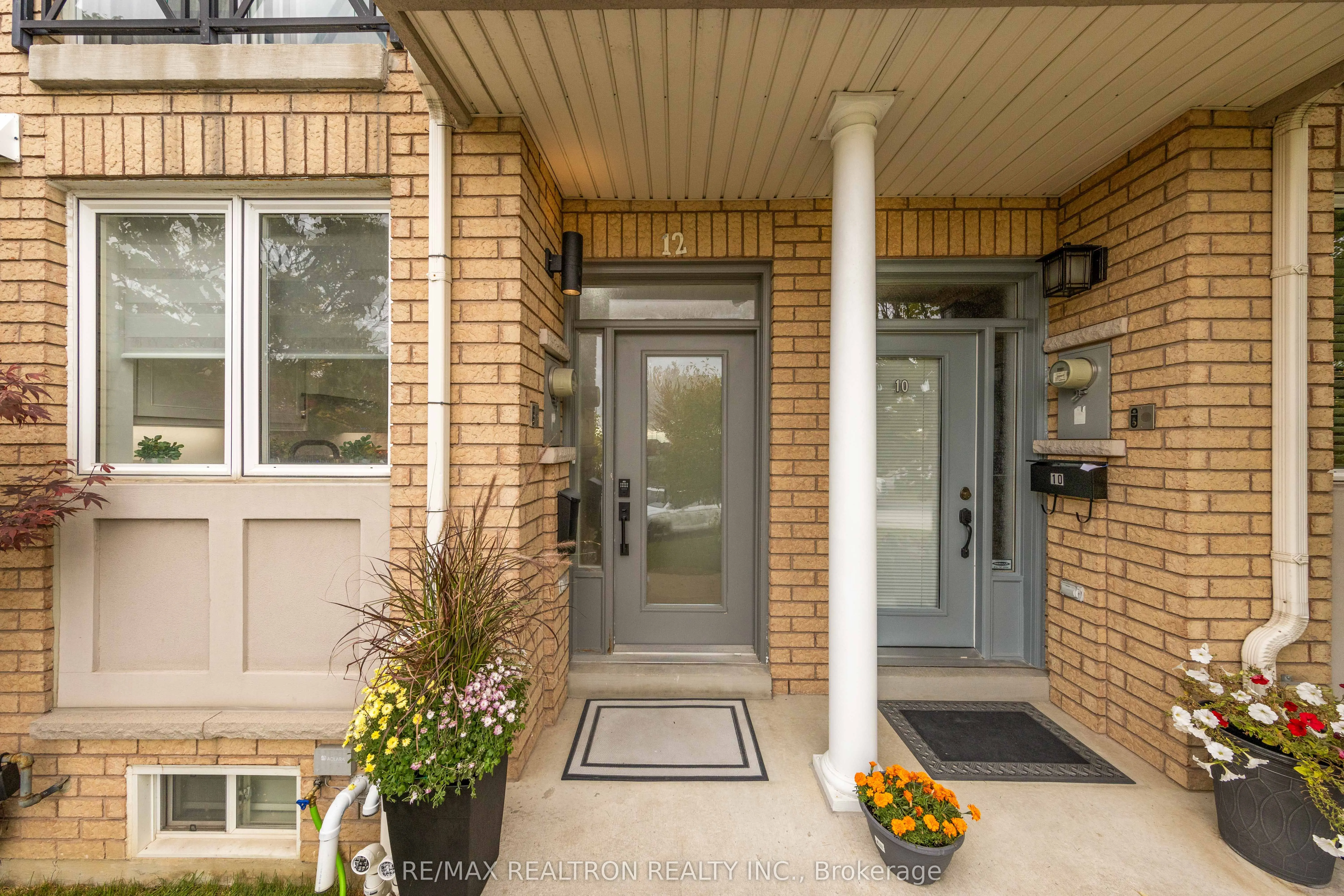 12 Market Garden Mews