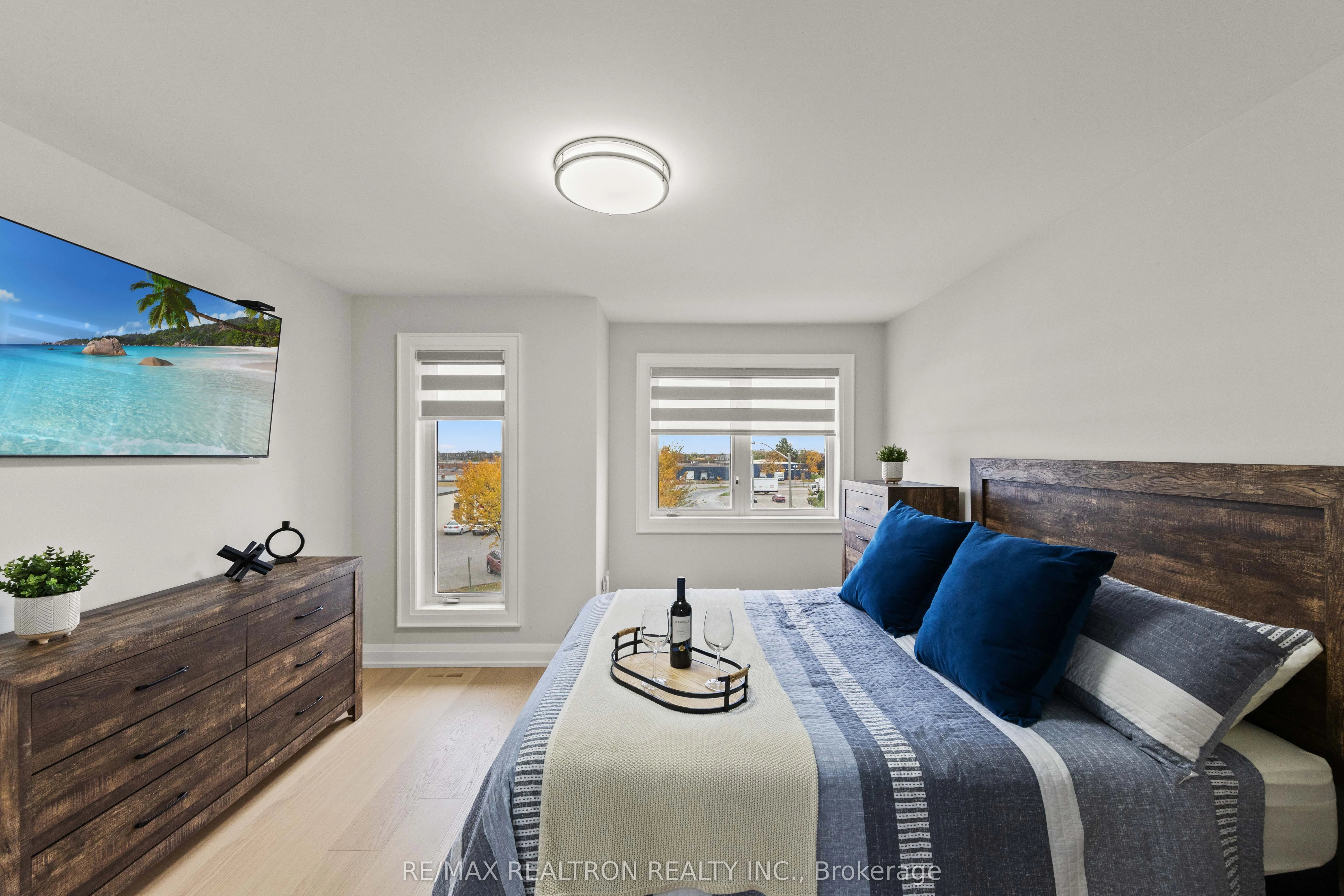 12 Market Garden Mews