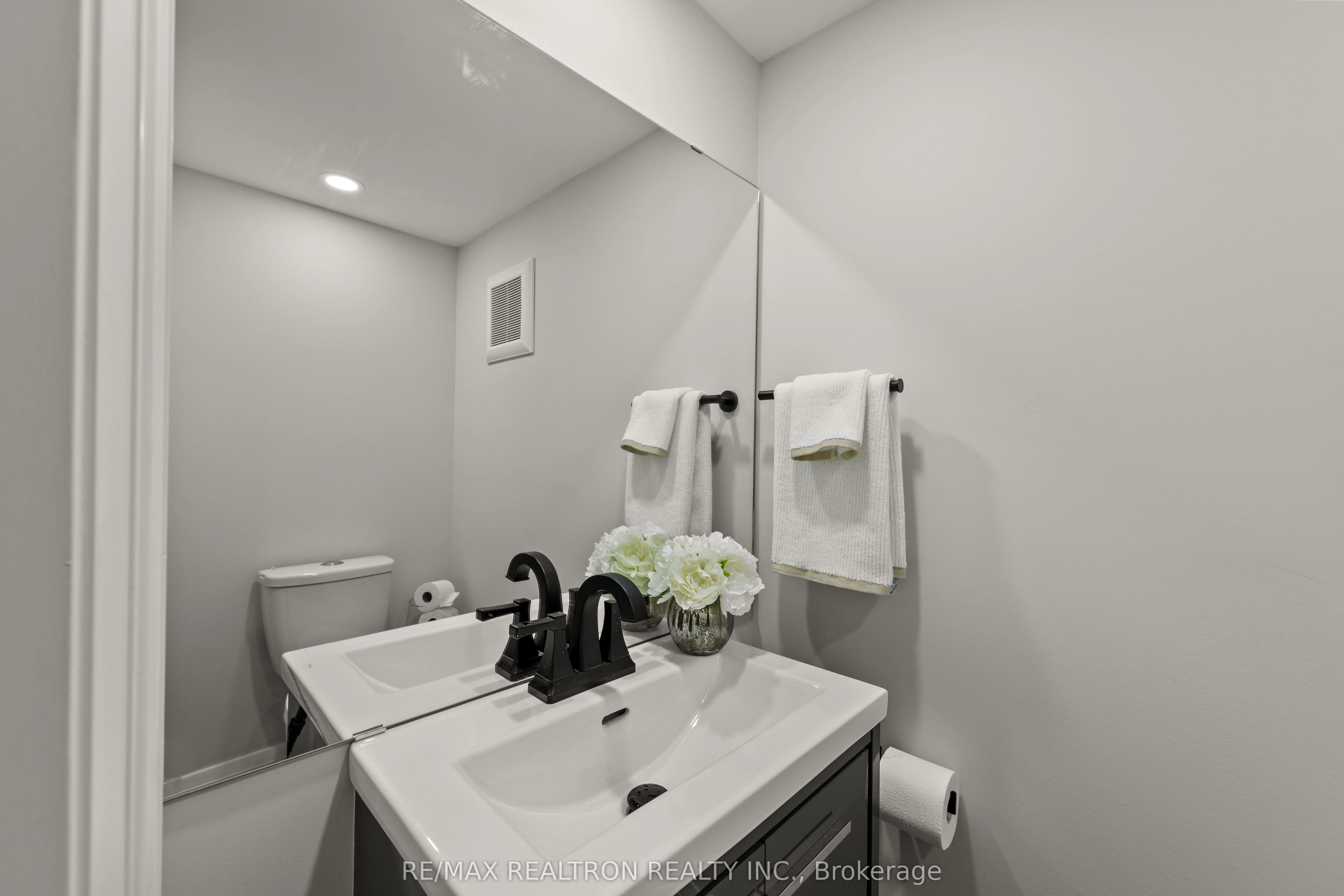 12 Market Garden Mews