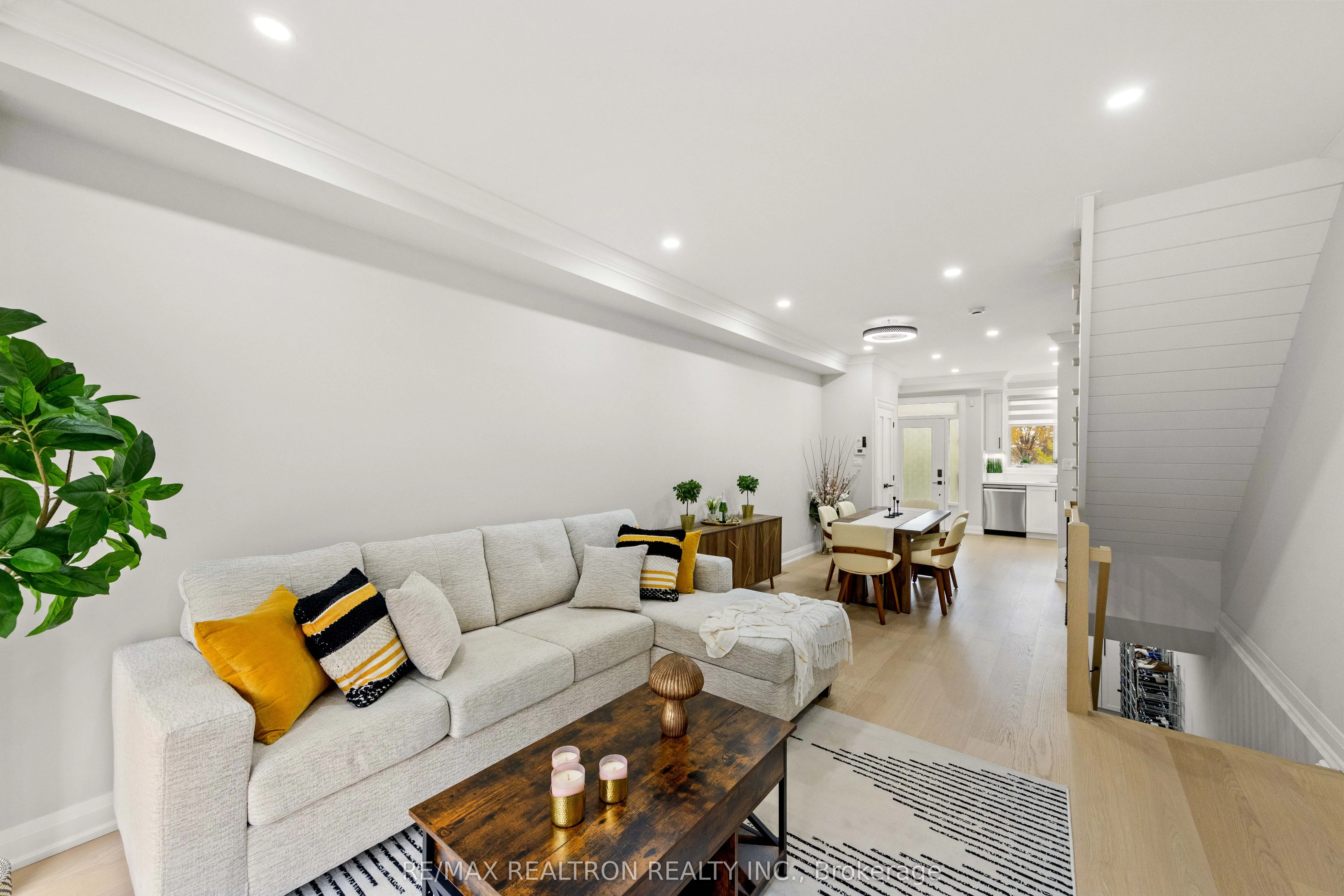 12 Market Garden Mews