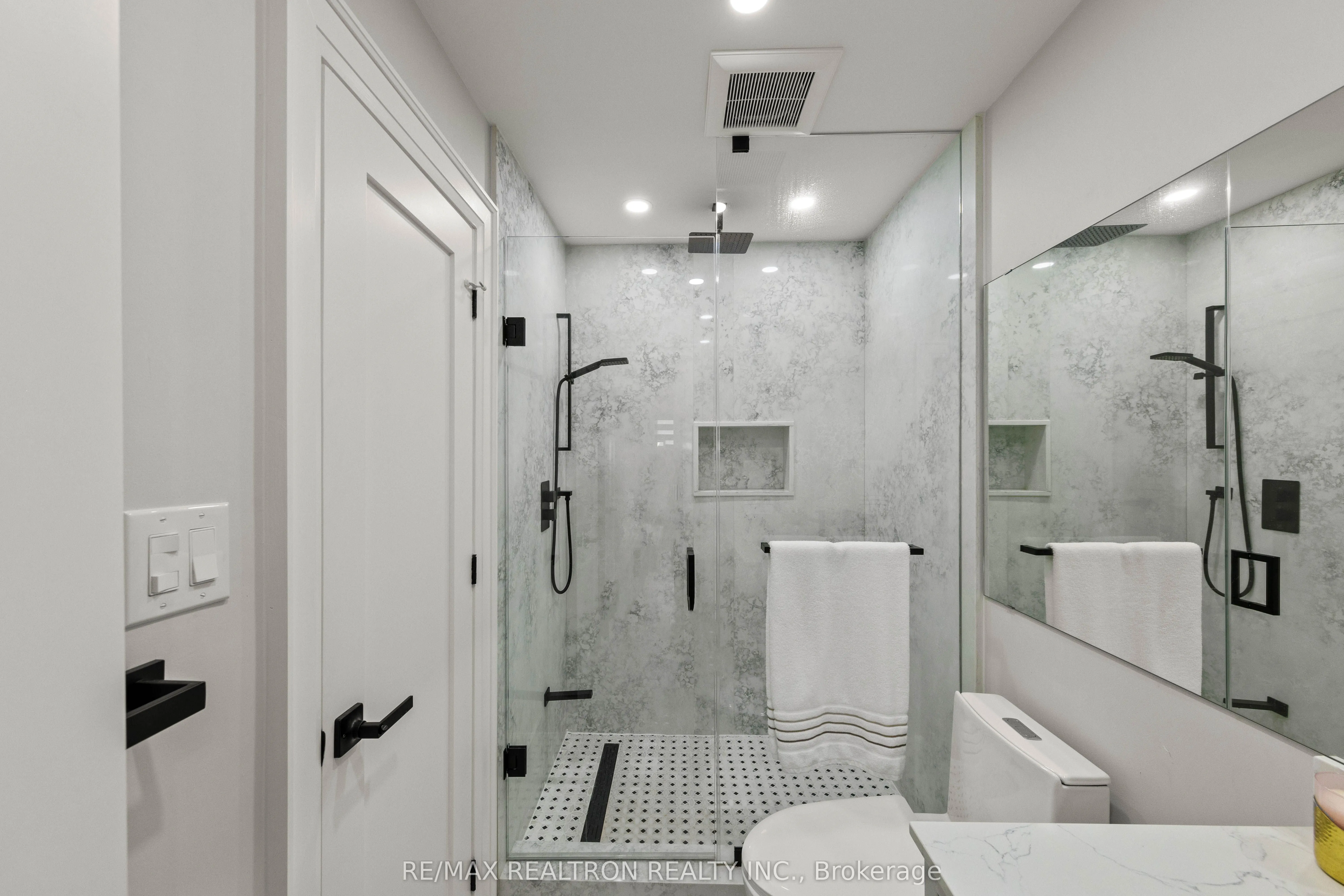 12 Market Garden Mews