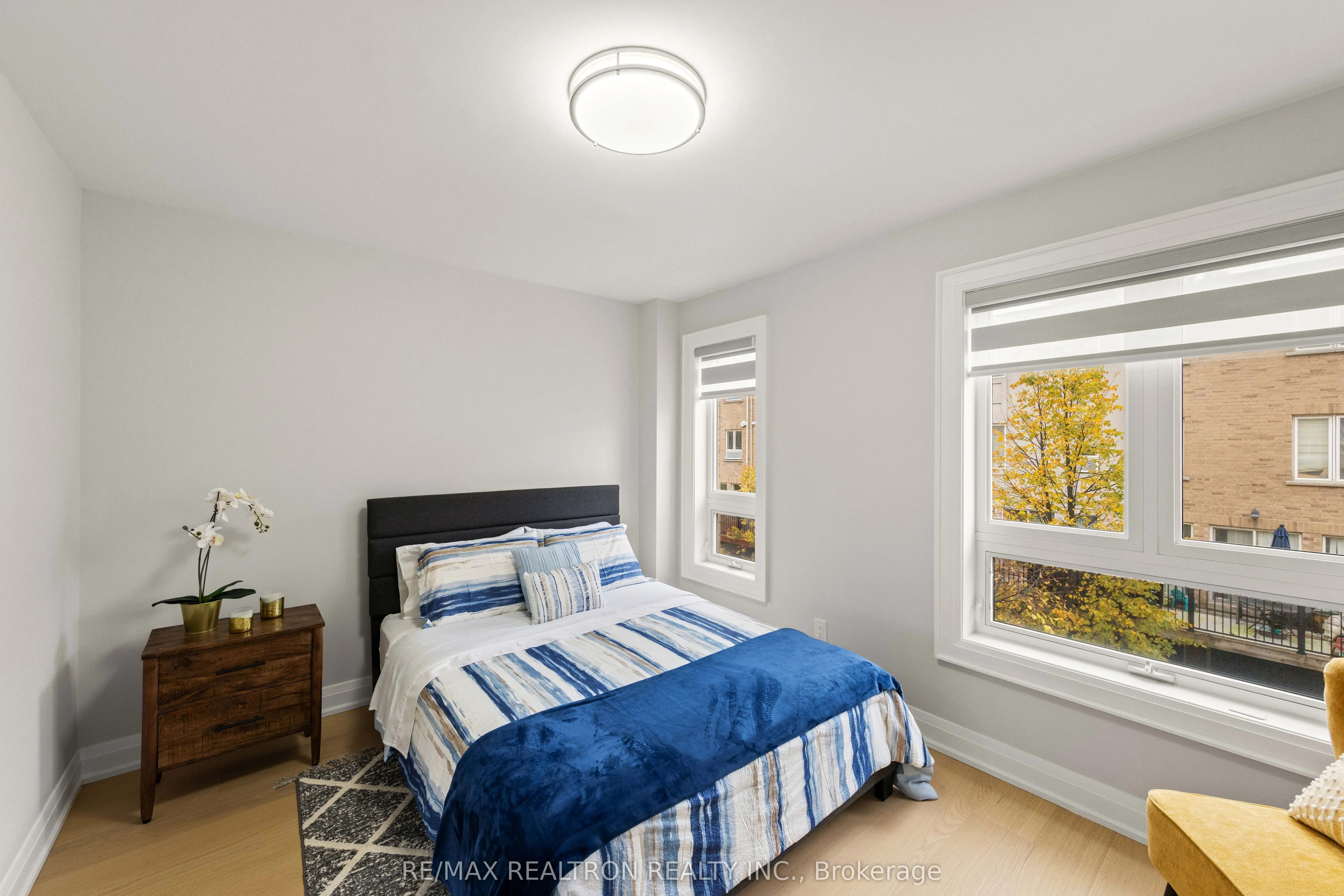 12 Market Garden Mews