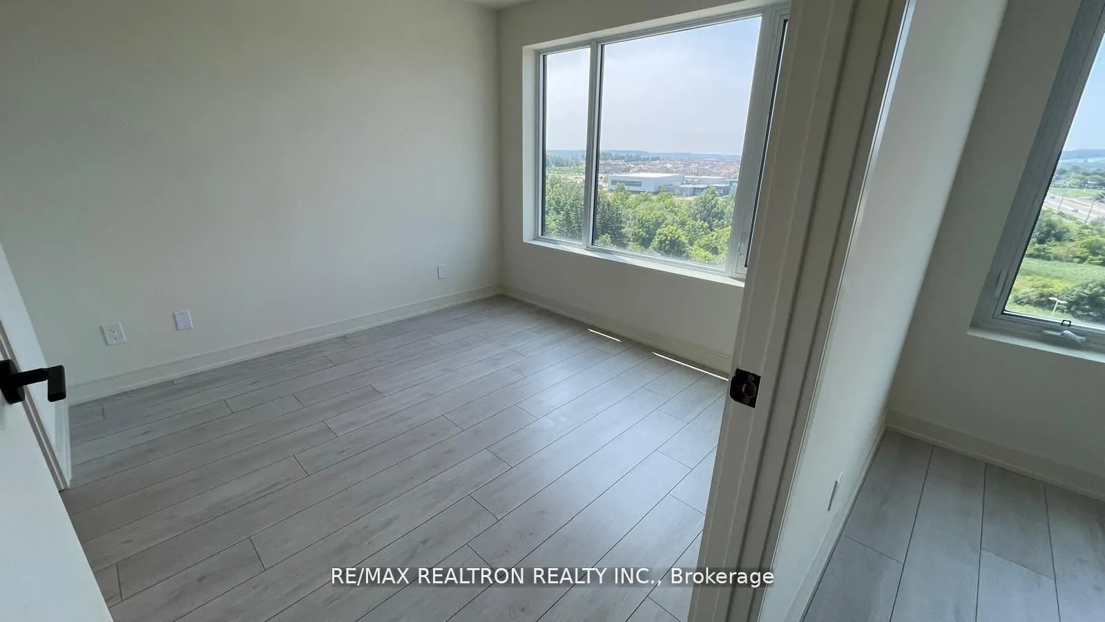 8010 Derry Road E, #807