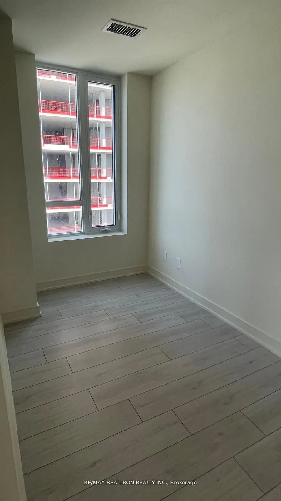 8010 Derry Road E, #807