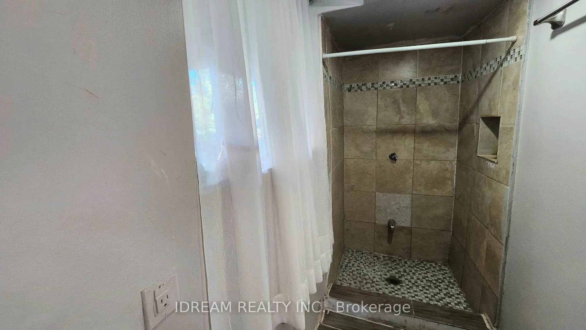 59 Sunforest Drive, #Bsmt