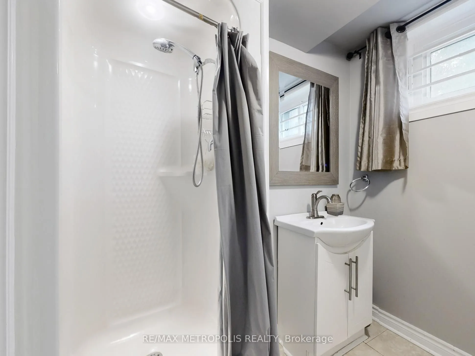 2098 Maplewood Drive