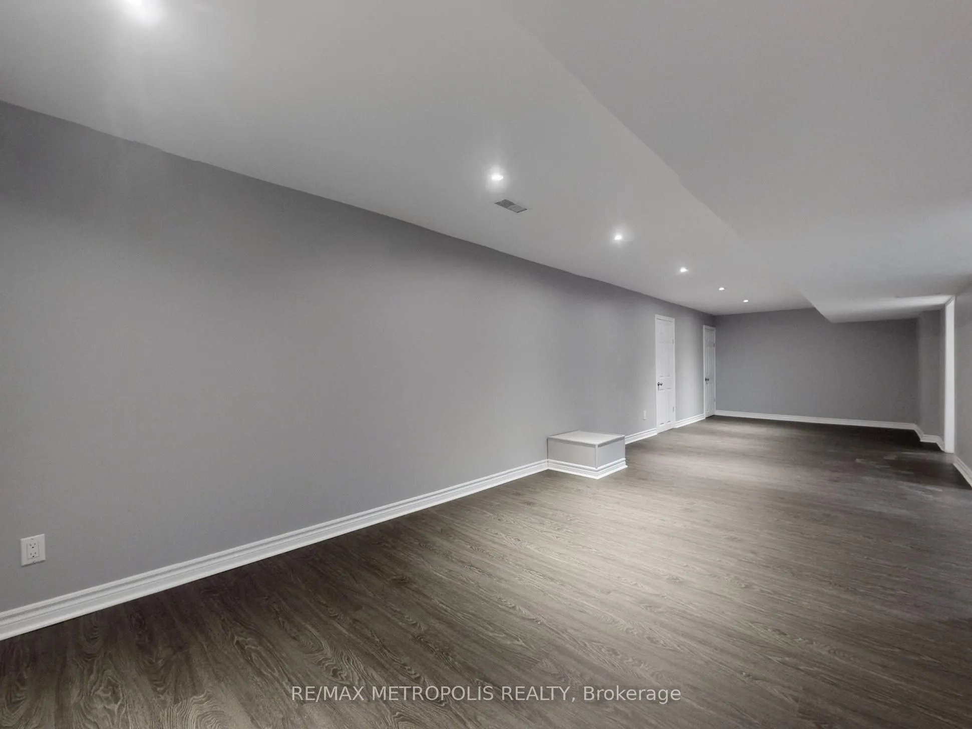 2098 Maplewood Drive