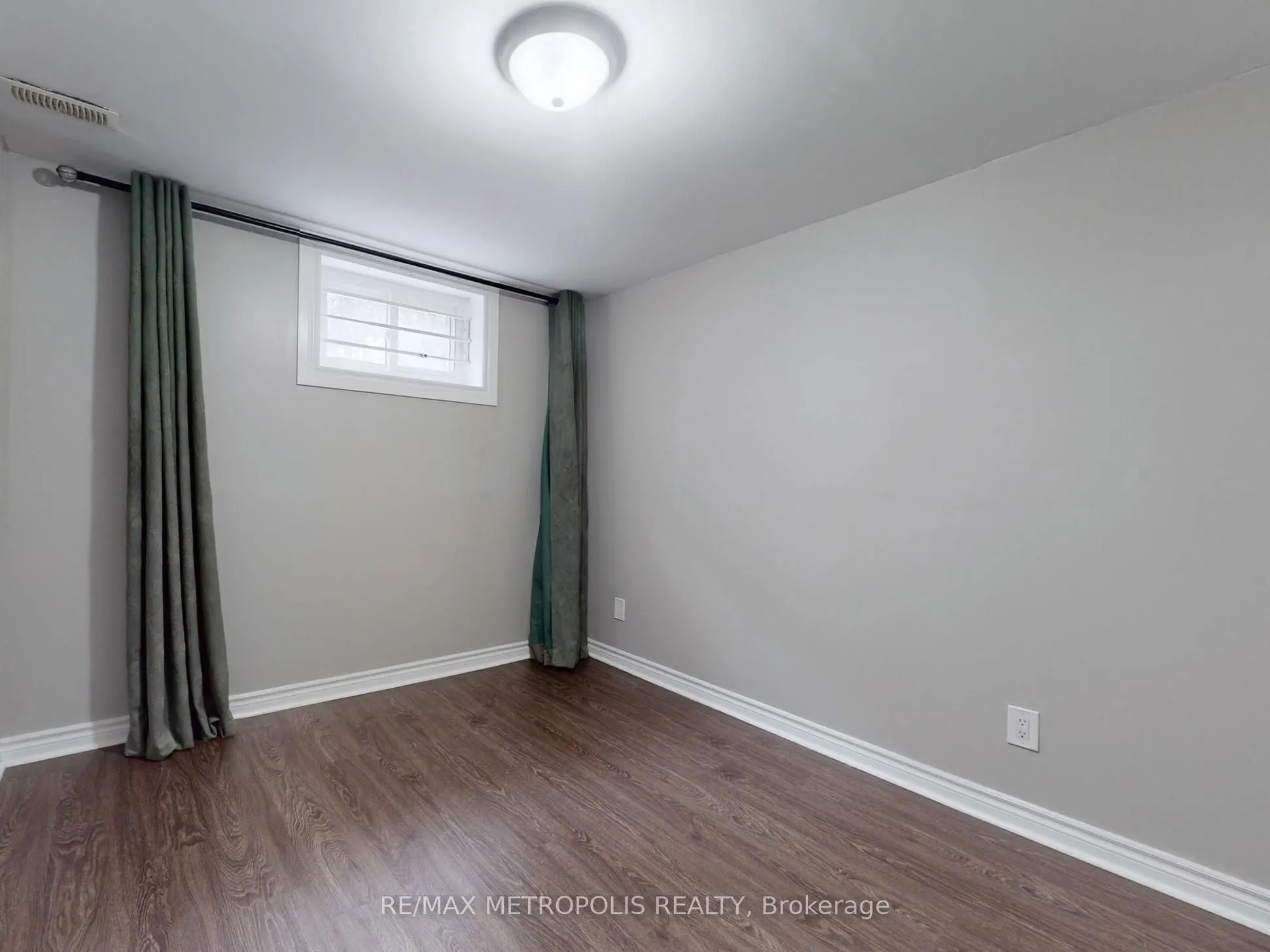 2098 Maplewood Drive