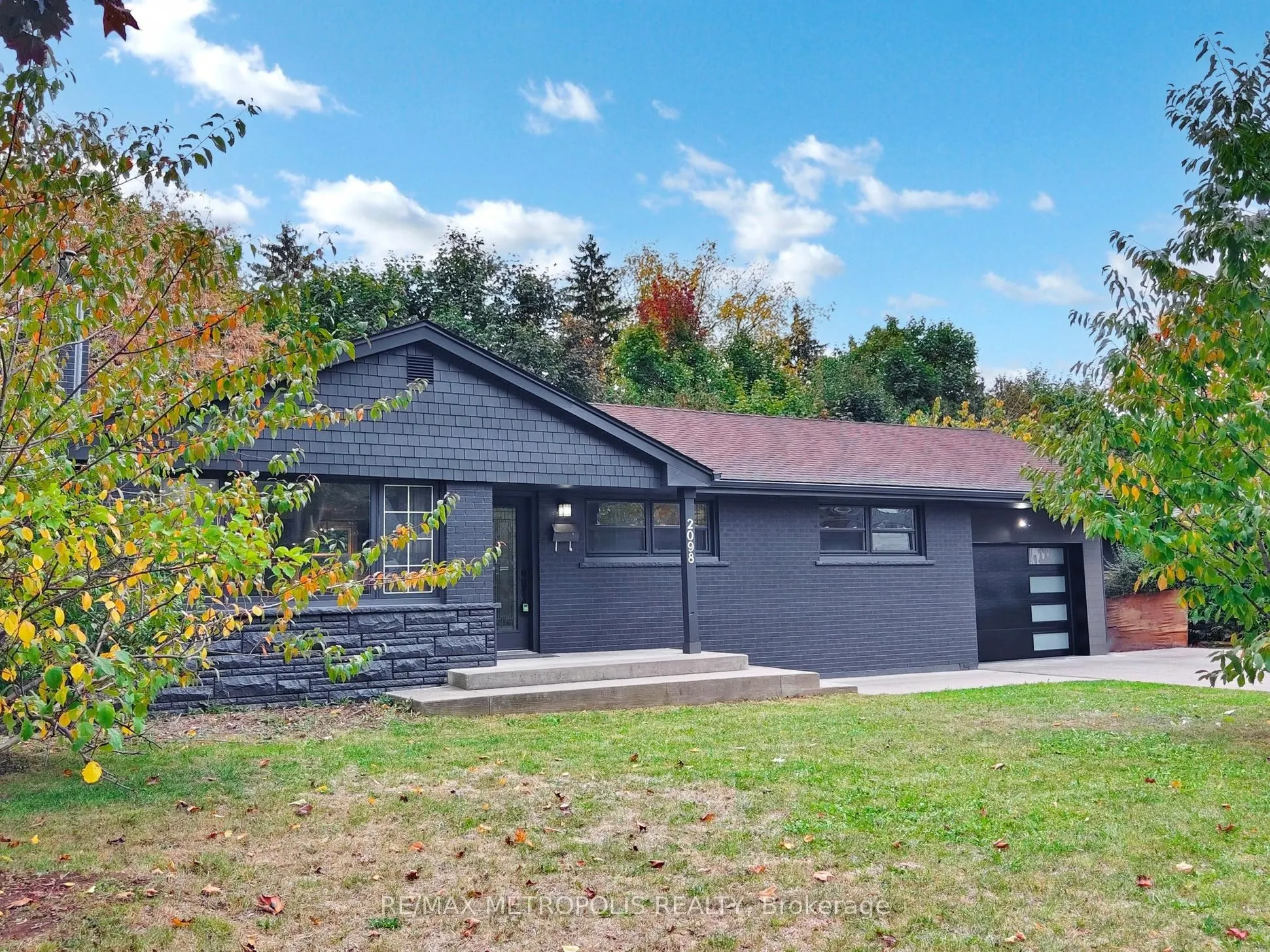 2098 Maplewood Drive