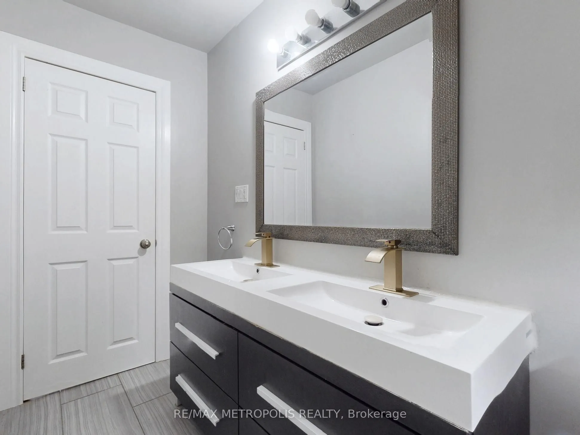 2098 Maplewood Drive