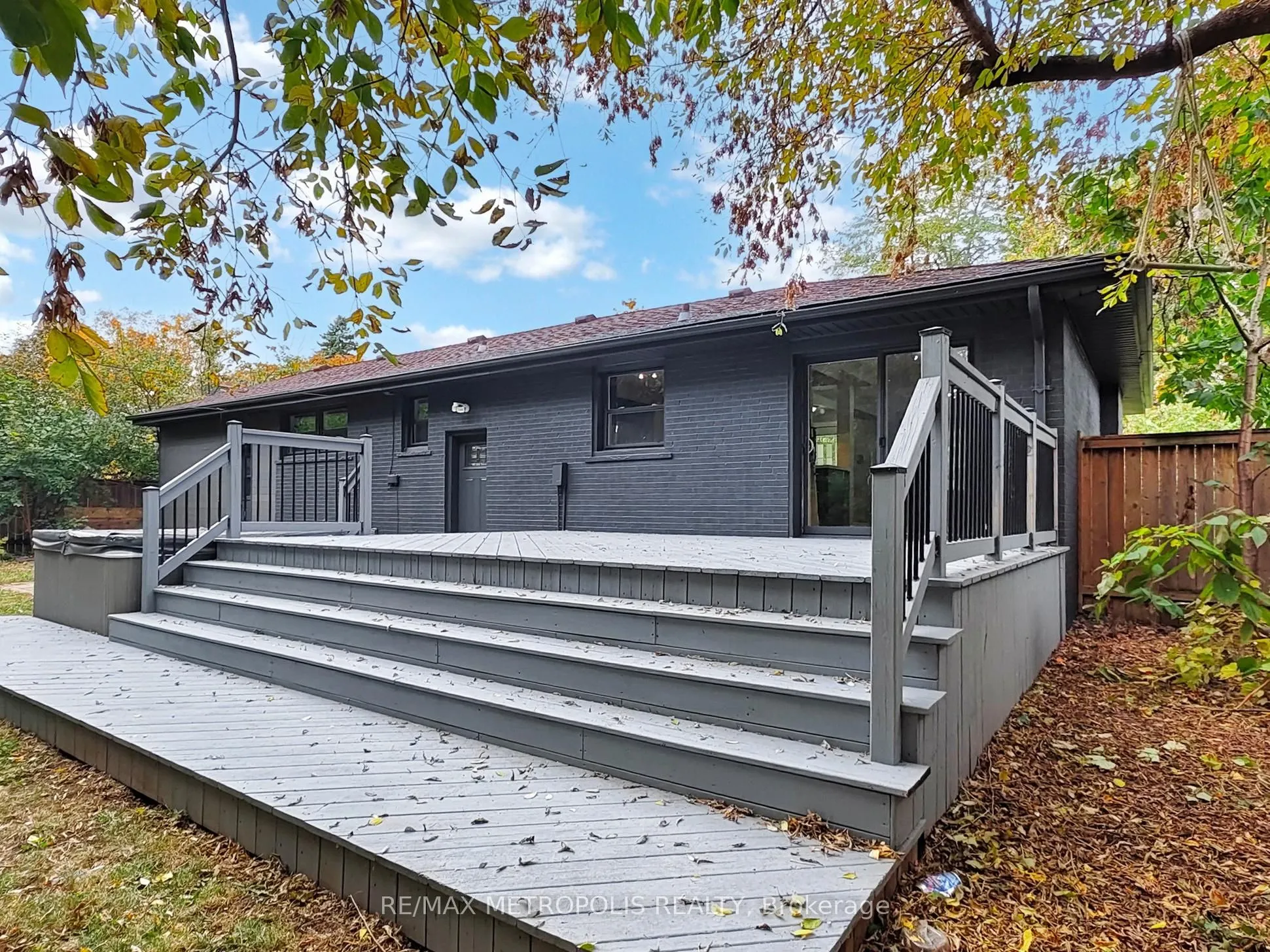 2098 Maplewood Drive