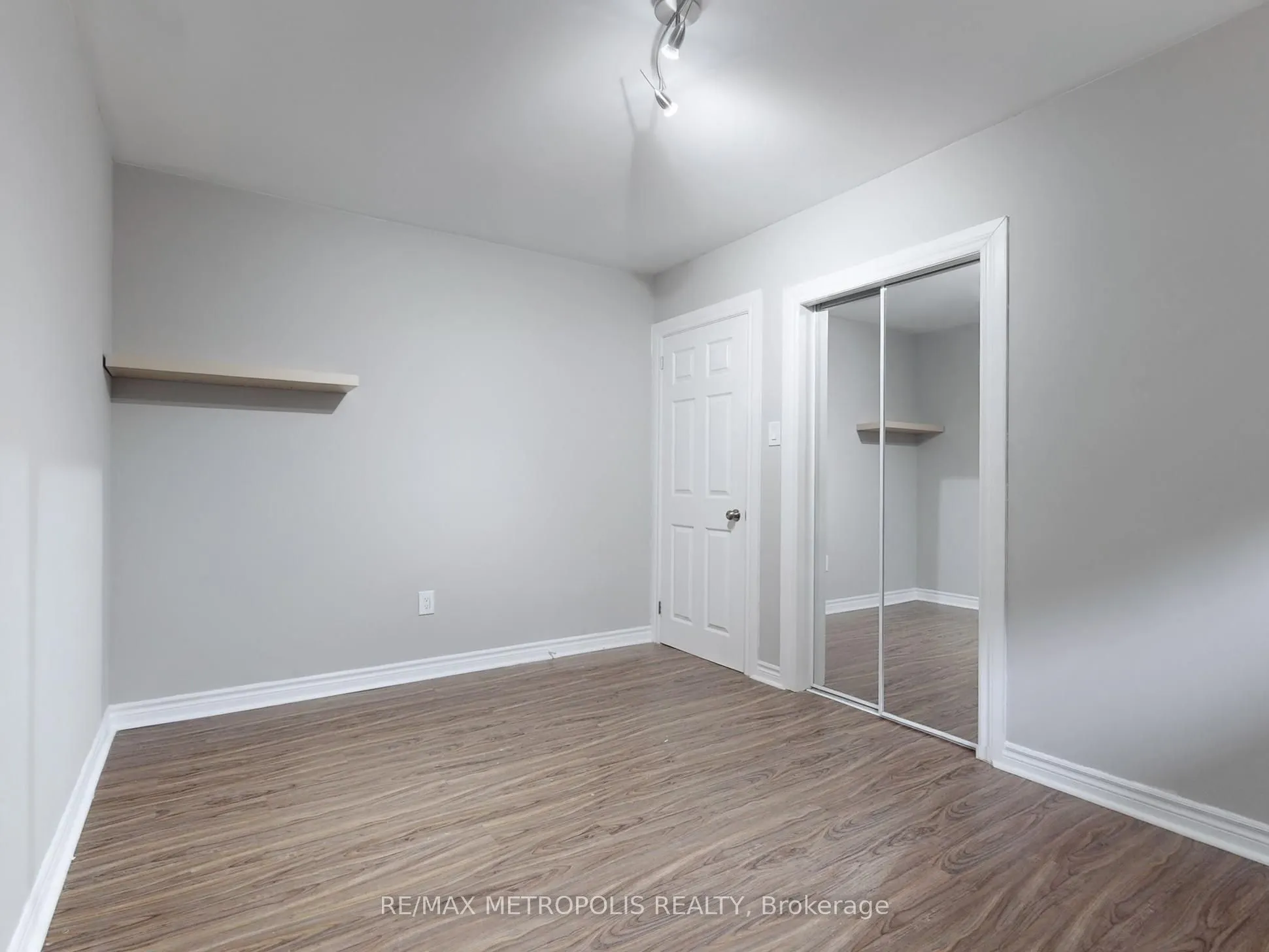 2098 Maplewood Drive