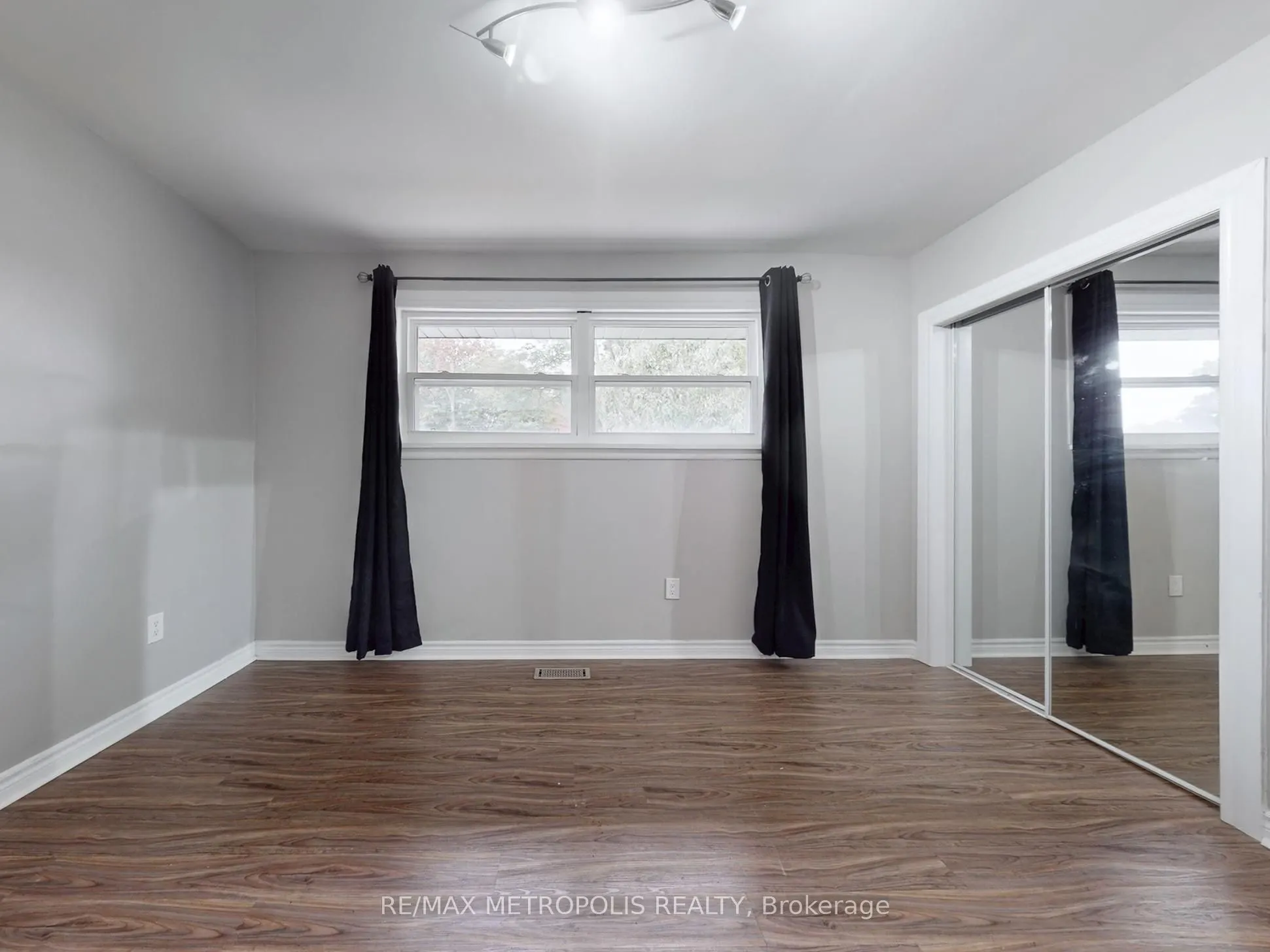 2098 Maplewood Drive