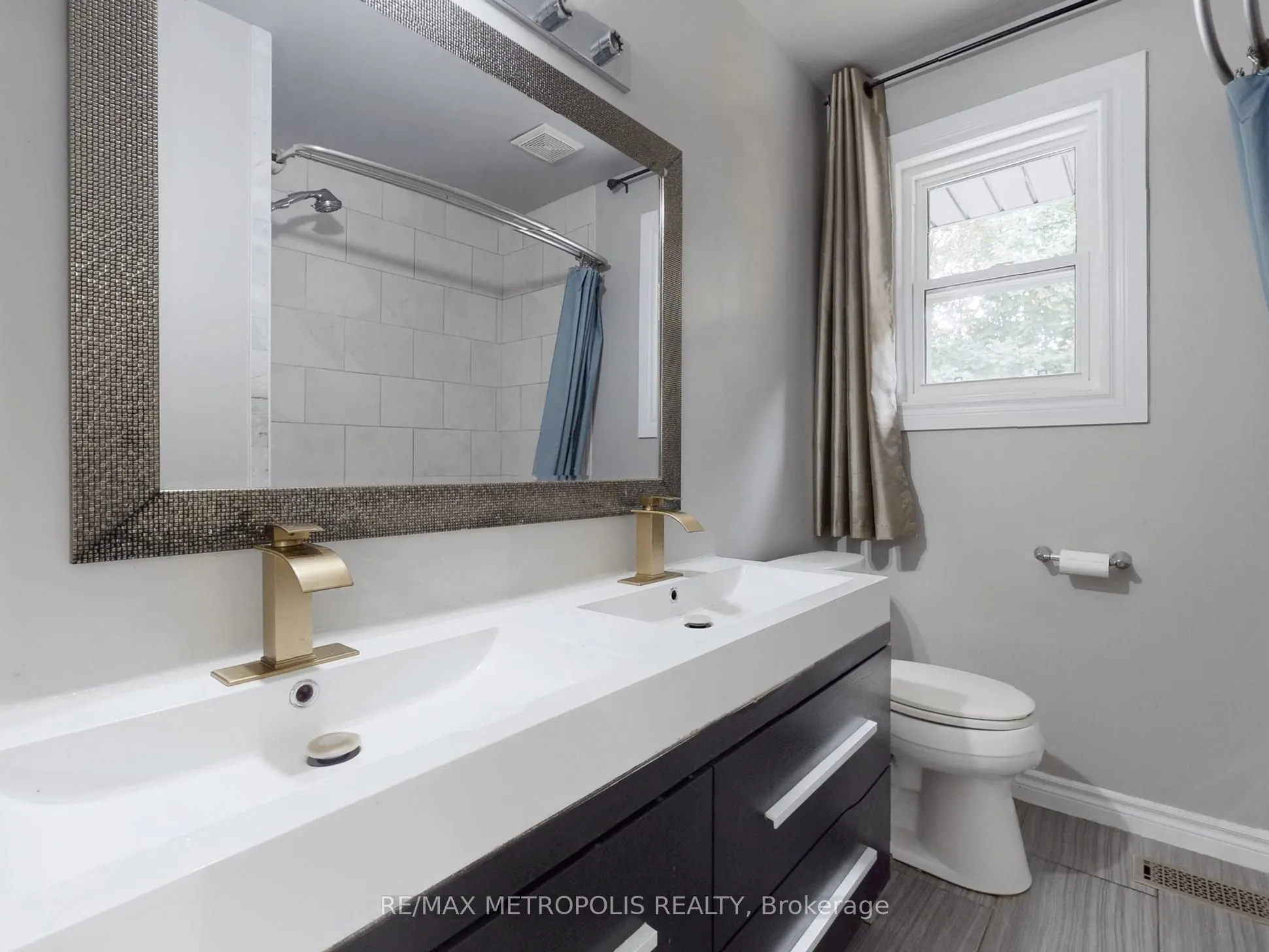 2098 Maplewood Drive