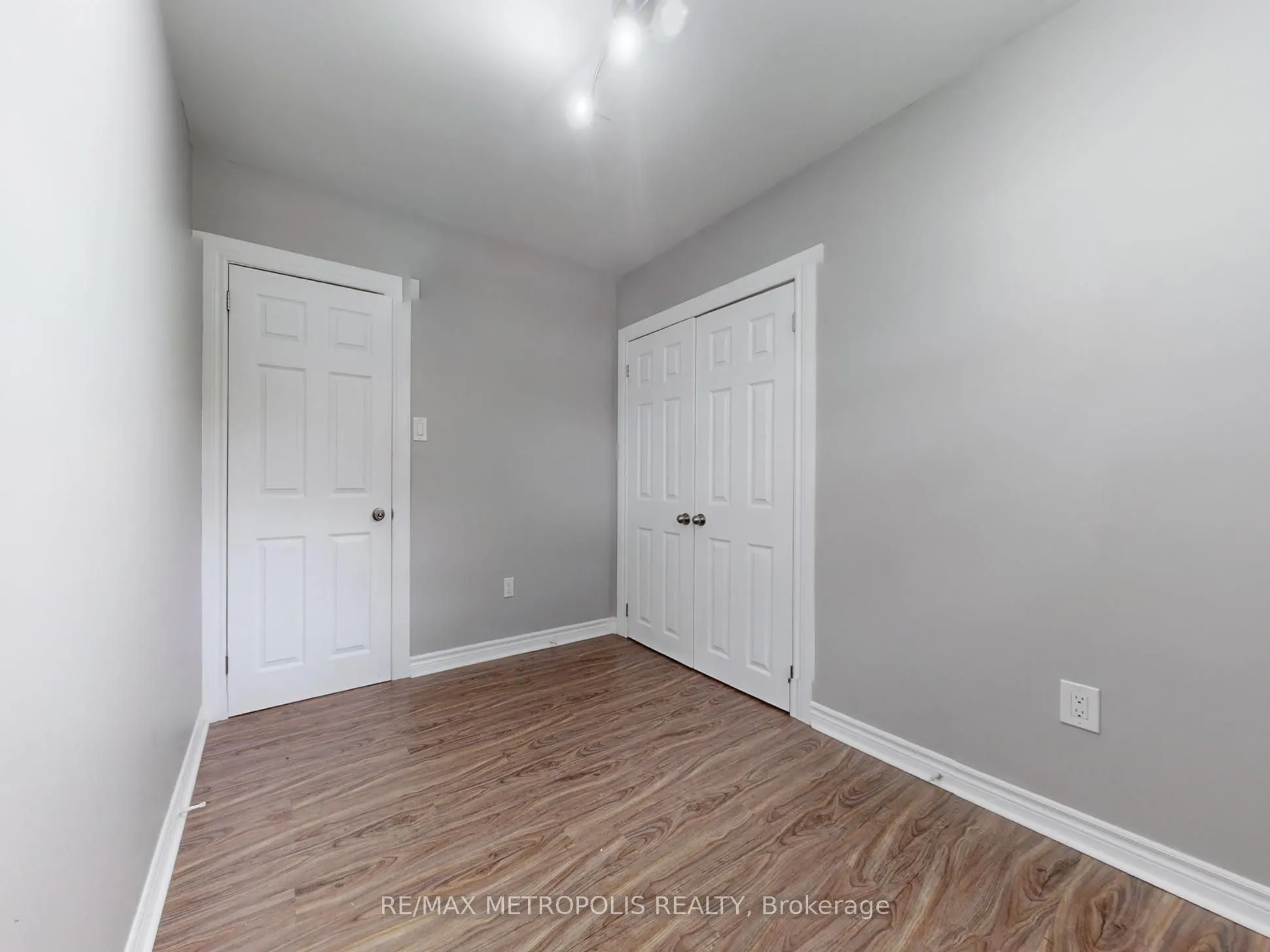 2098 Maplewood Drive