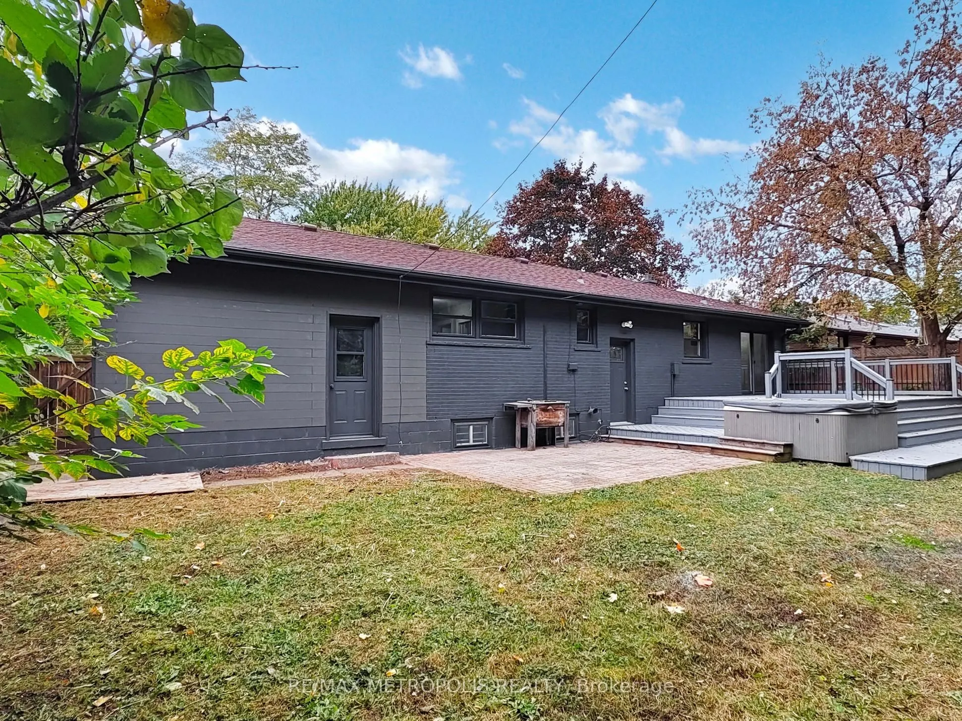 2098 Maplewood Drive