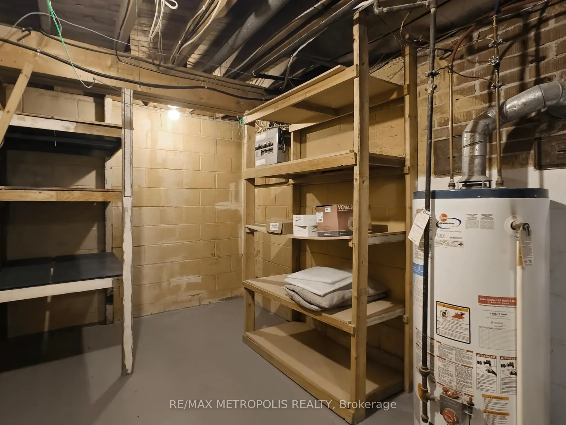 2098 Maplewood Drive