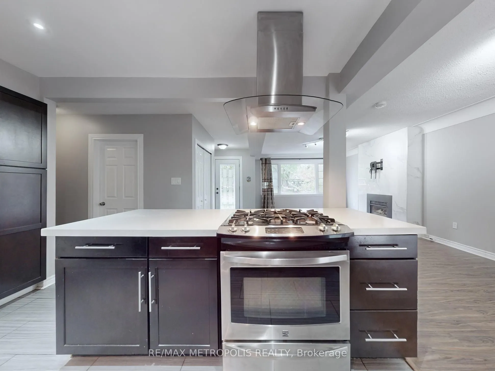 2098 Maplewood Drive